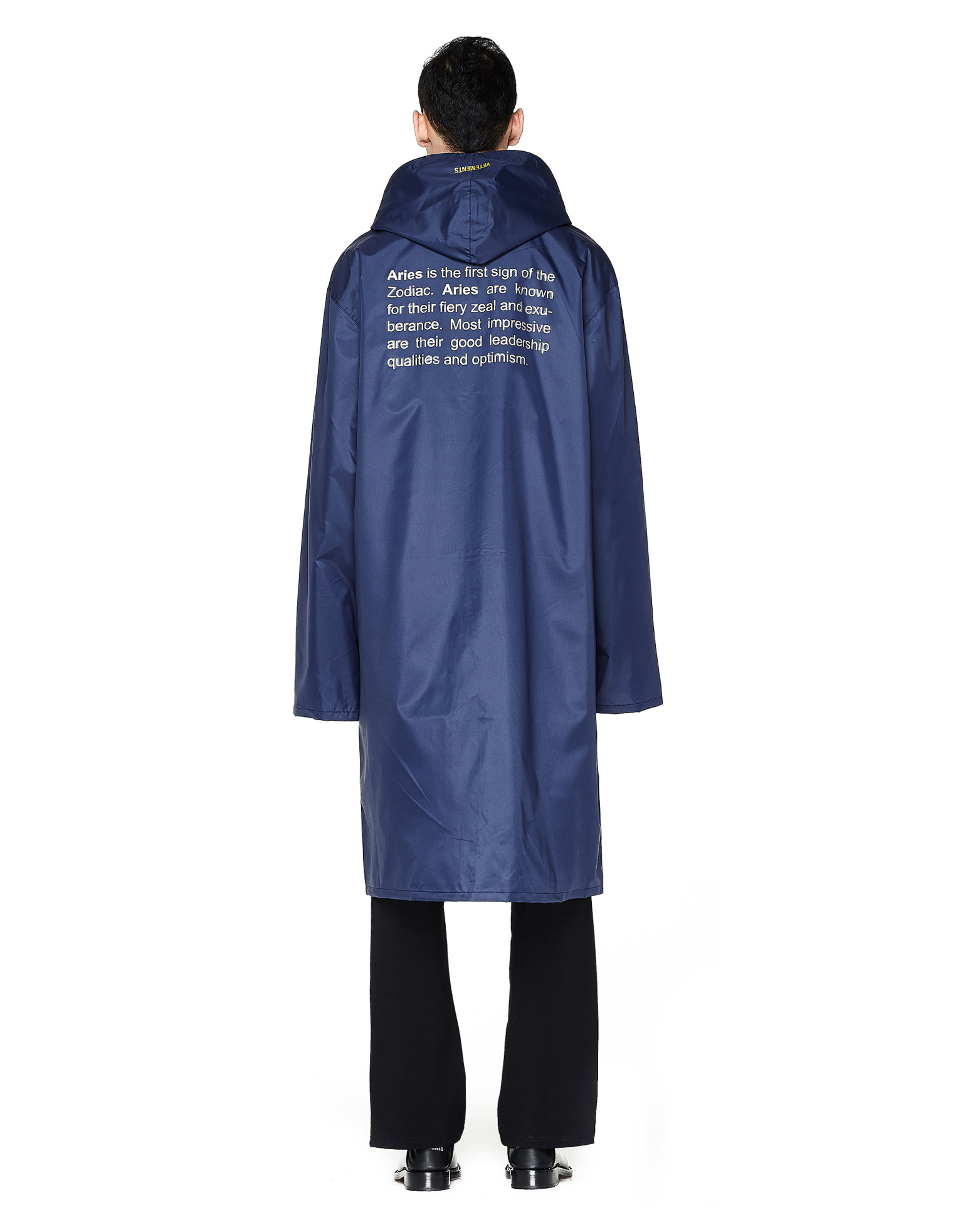 VETEMENTS Men\'s Navy Aries Raincoat