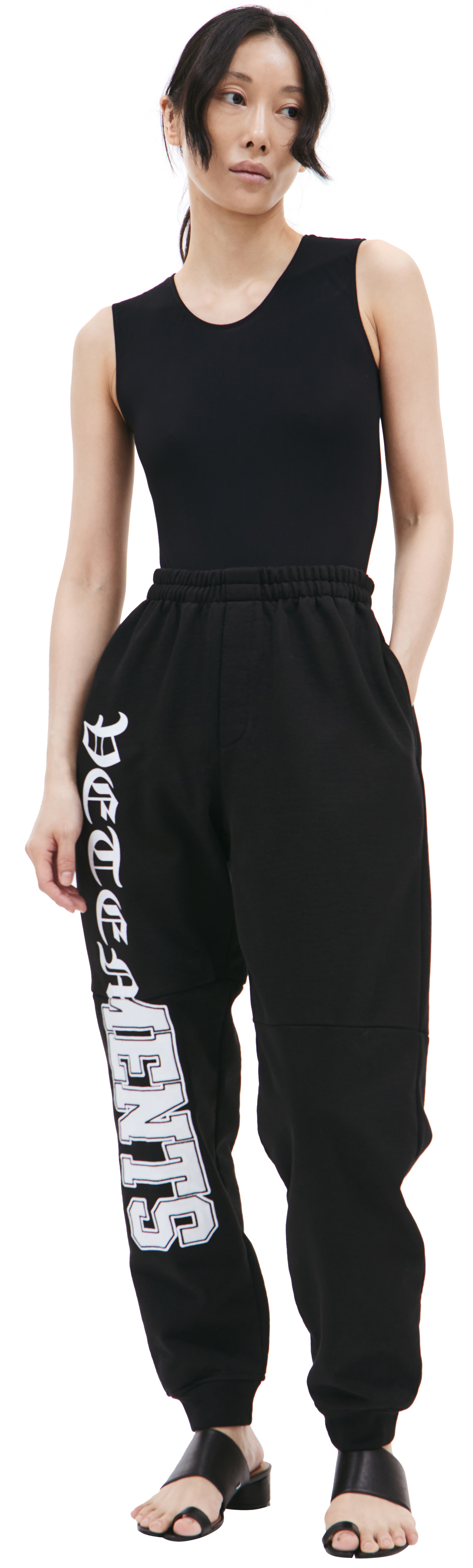 VETEMENTS Gothic logo sweatpants