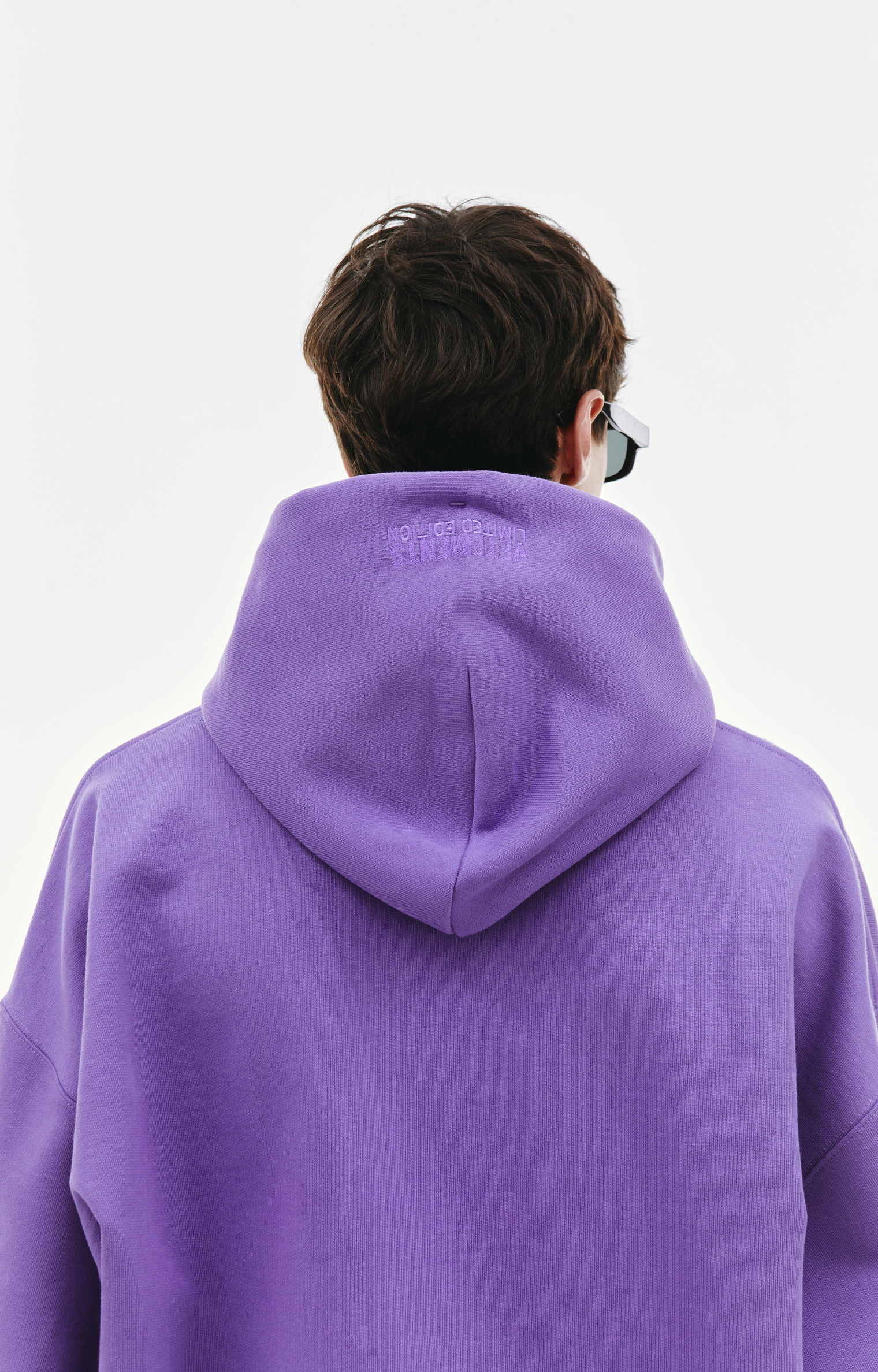VETEMENTS Оверсайз худи с логотипом