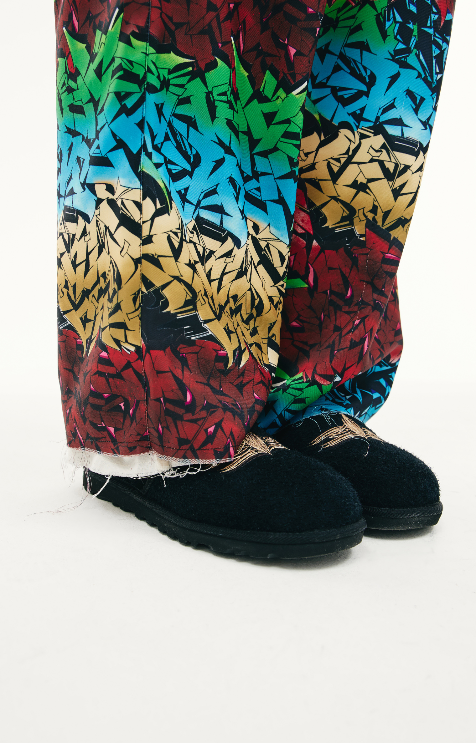 Children of the discordance Personal data printed trousers