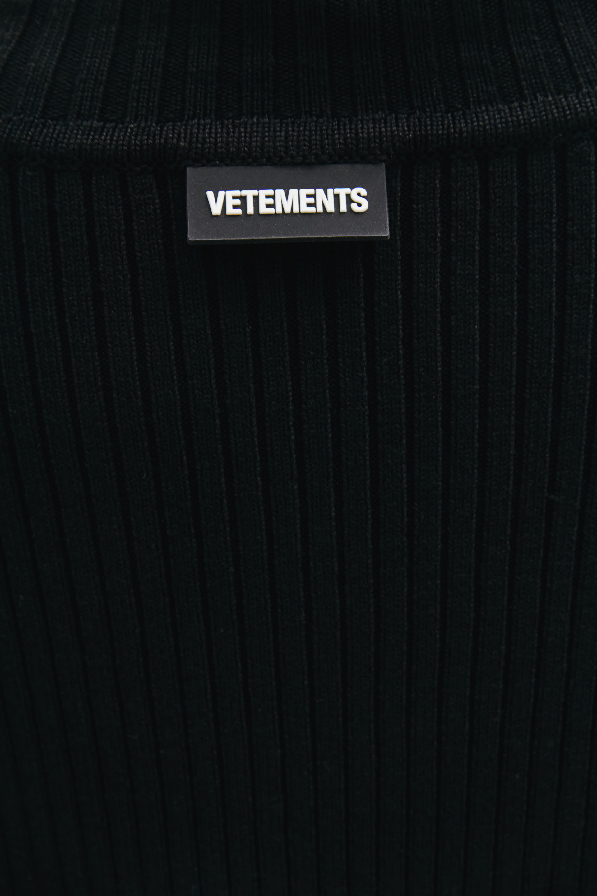 VETEMENTS Black wool zipped cardigan
