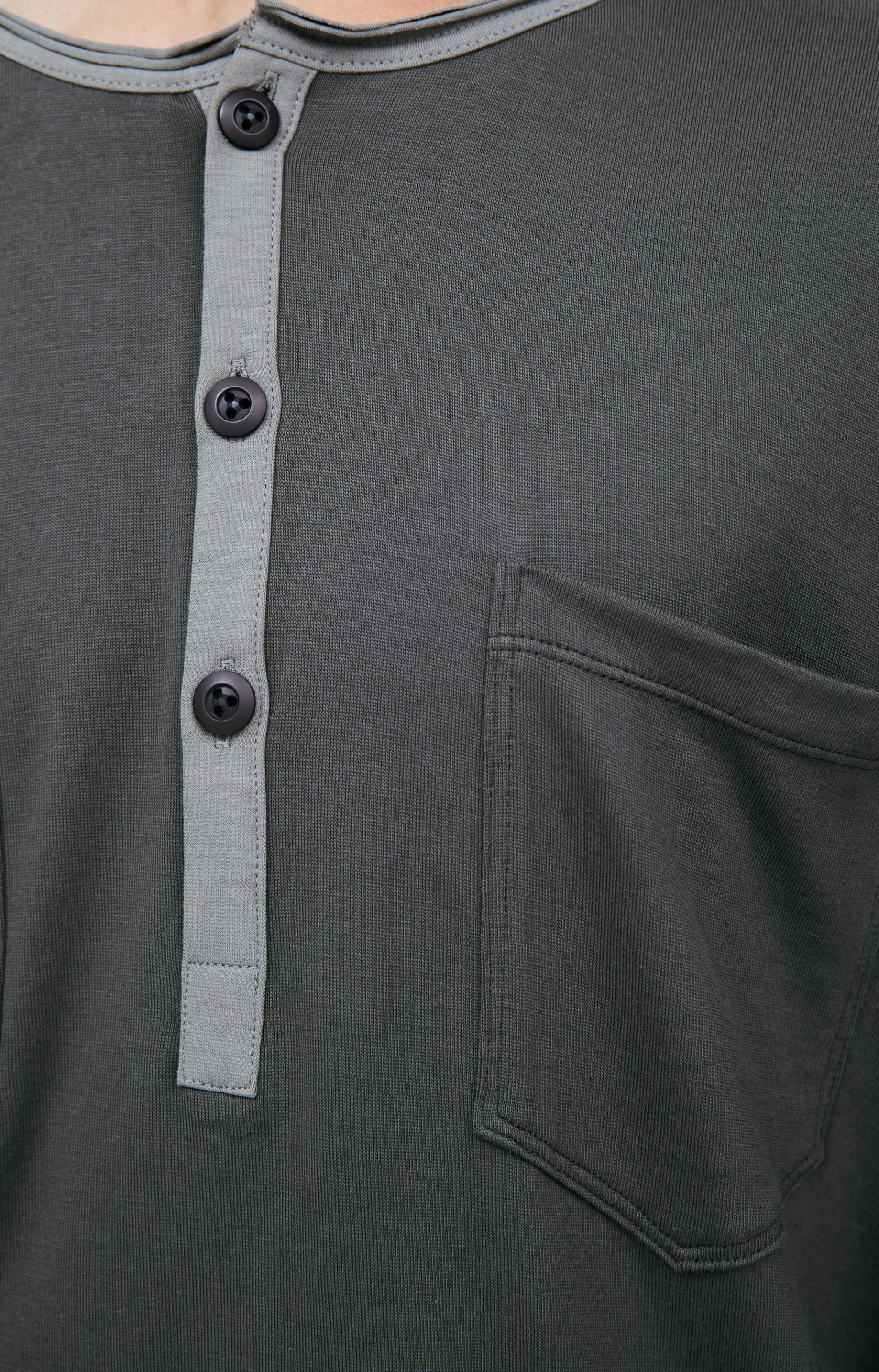 The Viridi-Anne Cotton longsleeve shirt with a fastener