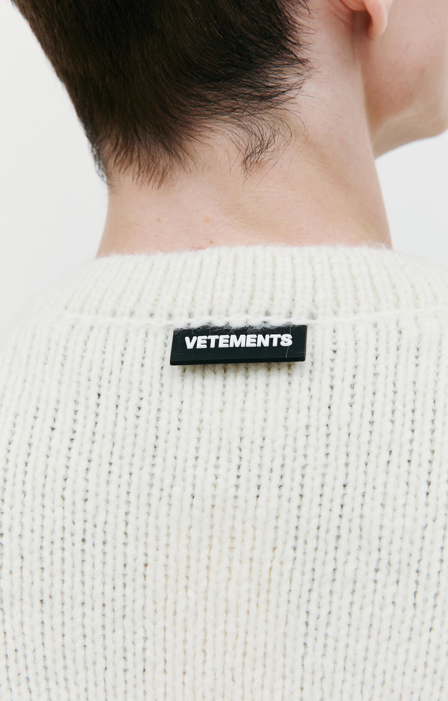 VETEMENTS Decorative button cardigan