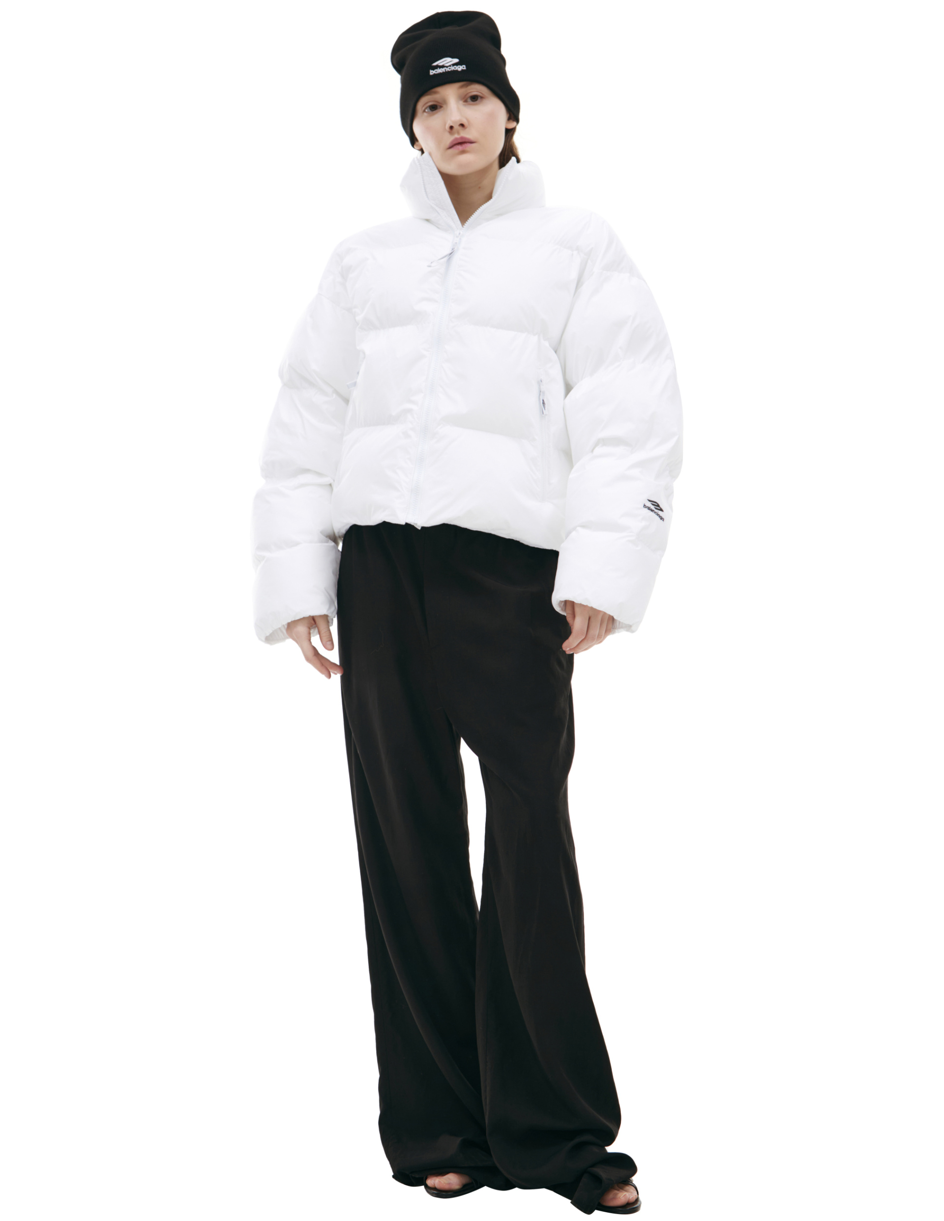 Balenciaga Пуховик-809489/TNO12/9000 укороченный, вышивка лого на вороте и рукавах, белый