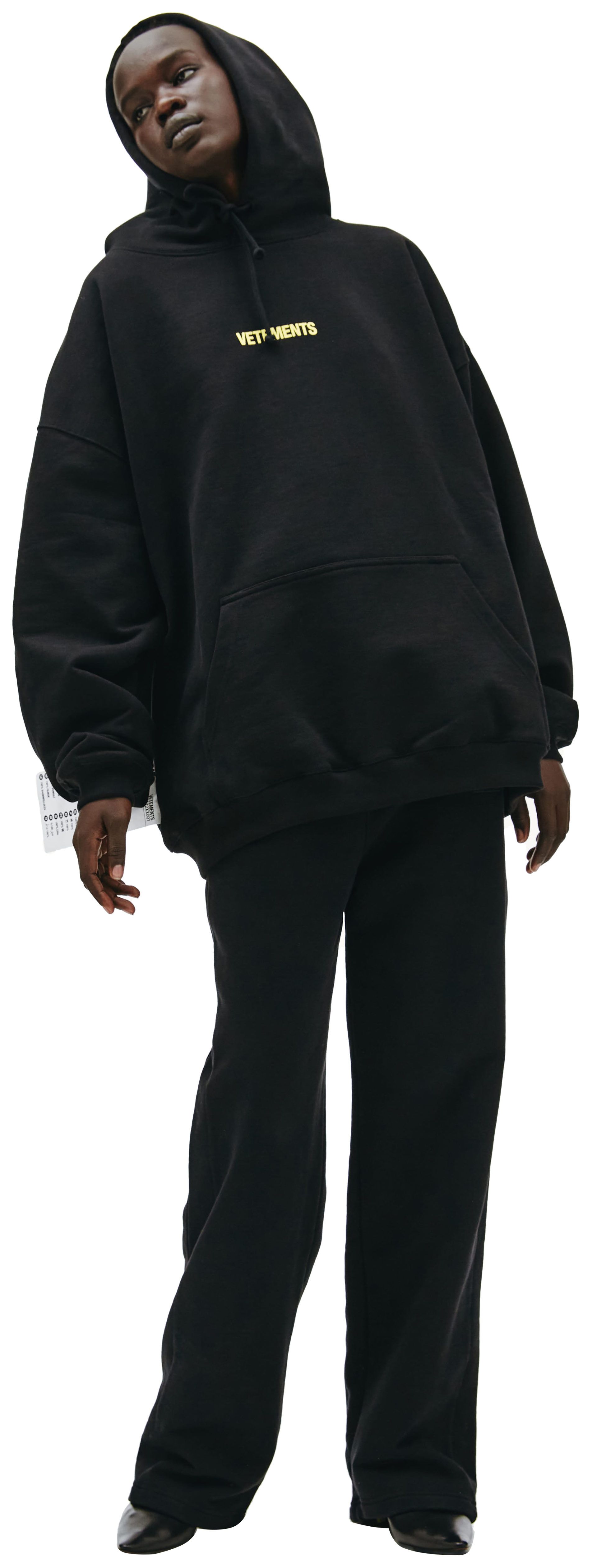 VETEMENTS Logo Label Hoodie in black