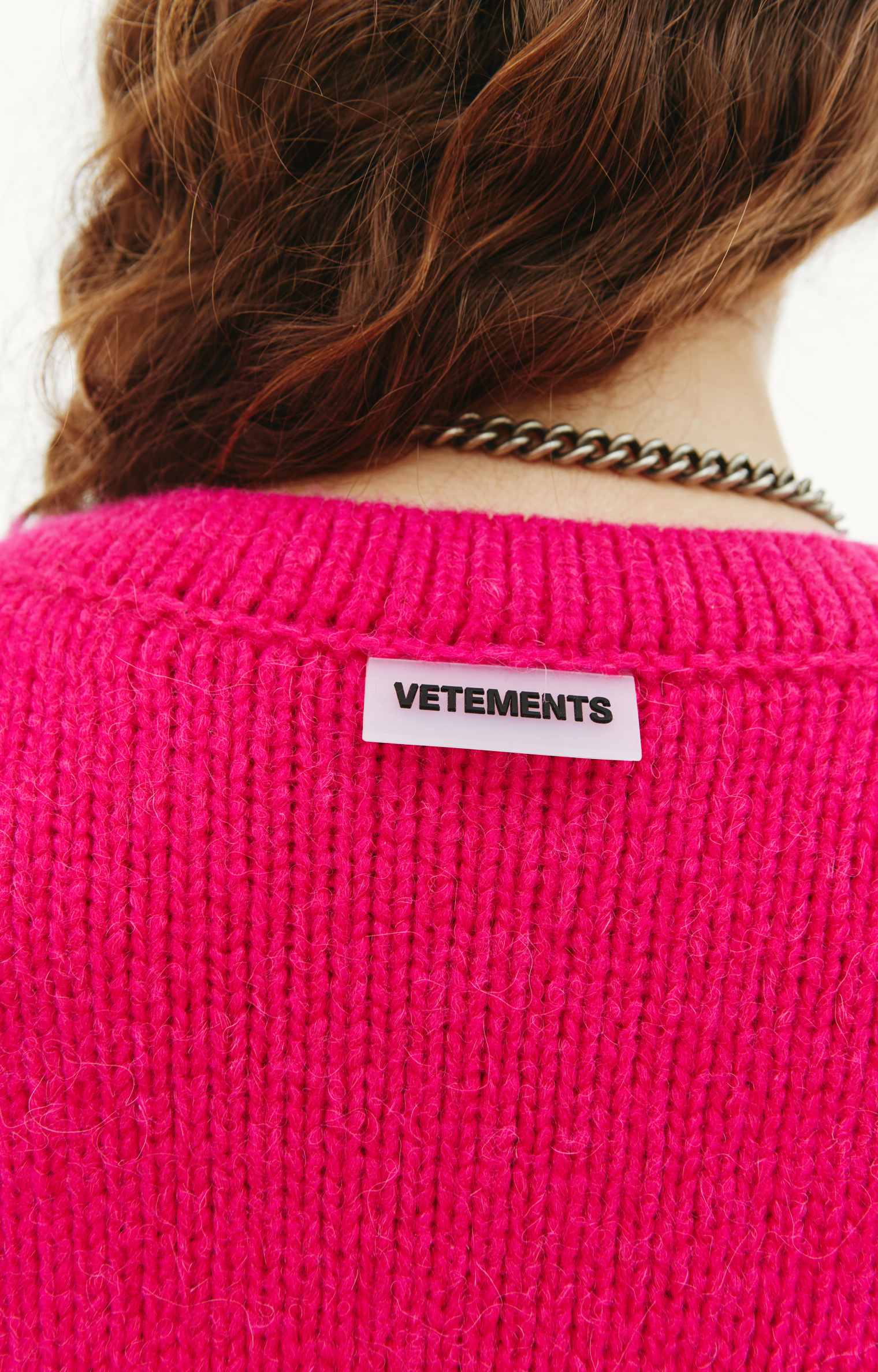 VETEMENTS Cardigan with brooch-buttons