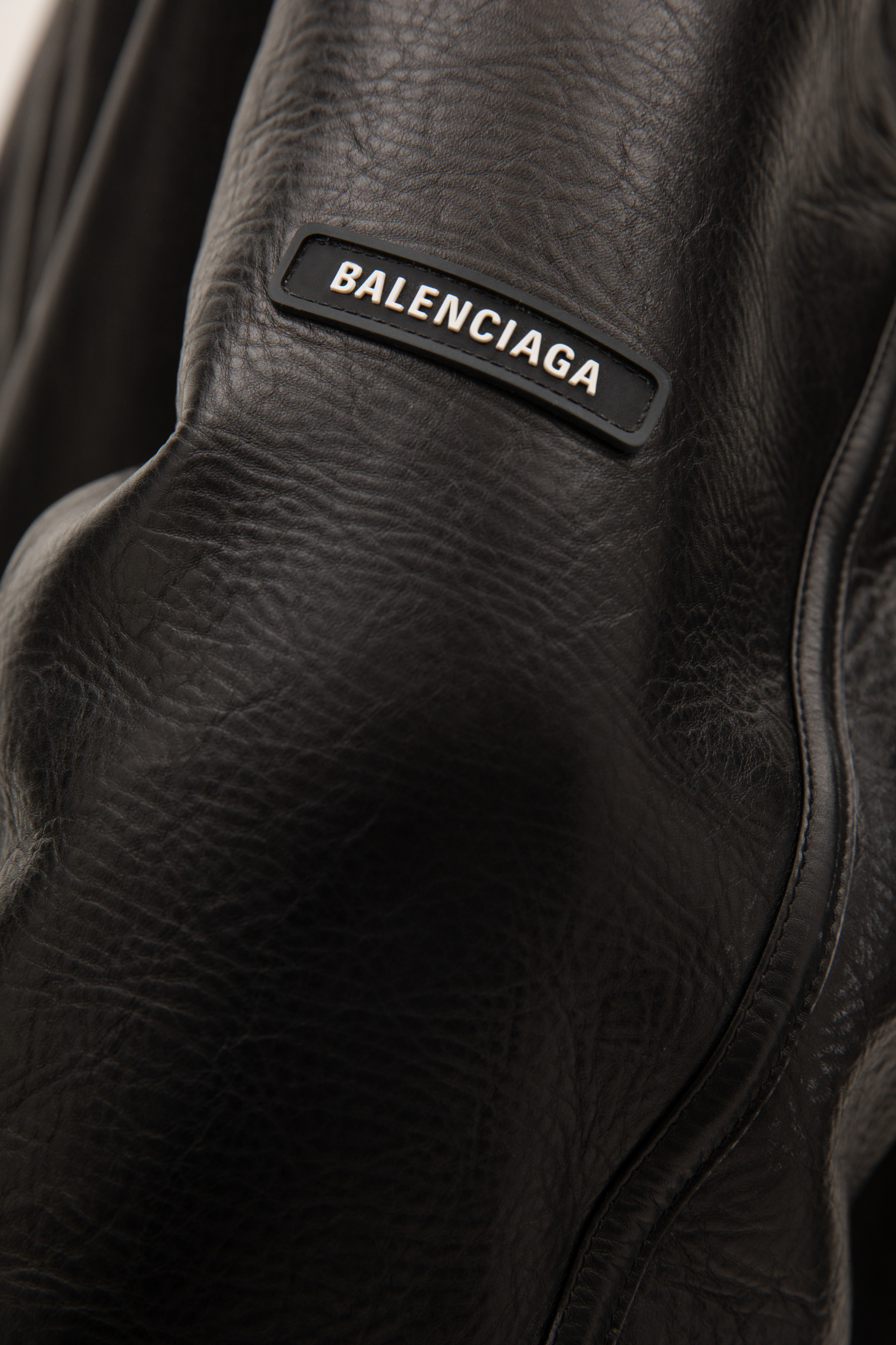 Balenciaga Кожаная куртка с меховой подкладкой