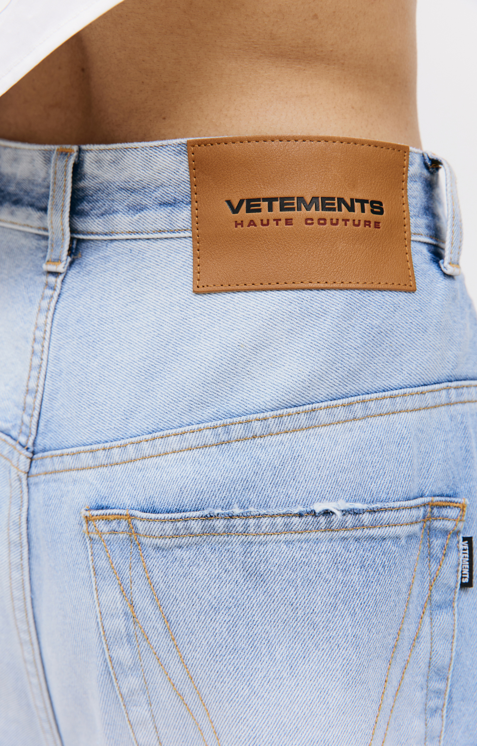 VETEMENTS Широкие раваные джинсы