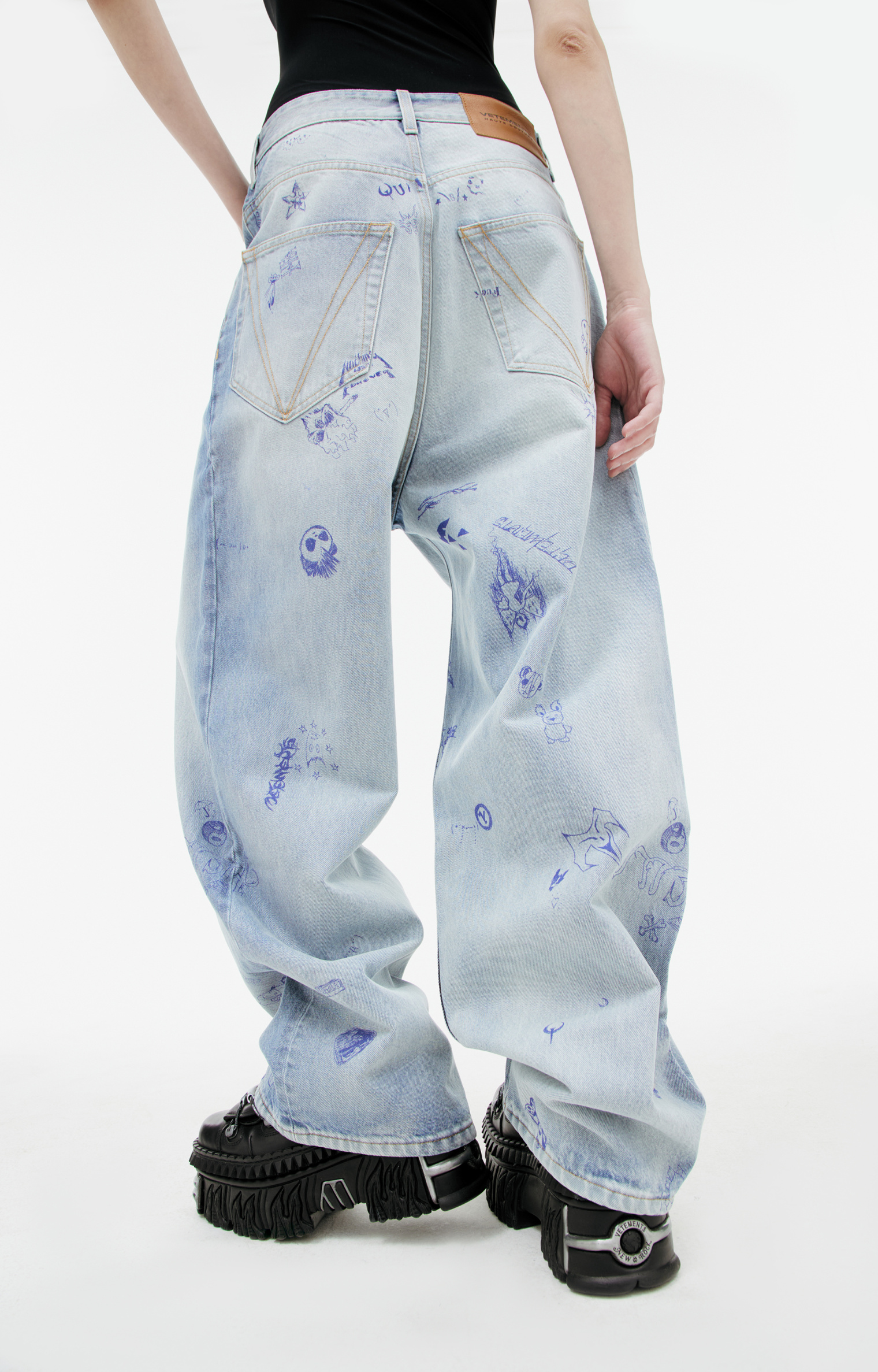 VETEMENTS Printed jeans