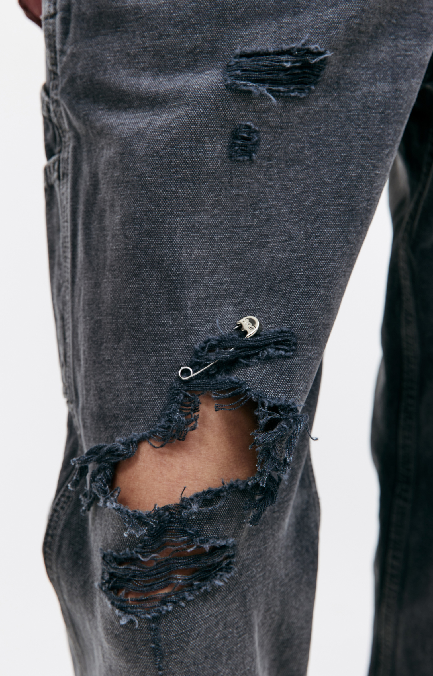 Широкие рваные джинсы женские (93 фото)