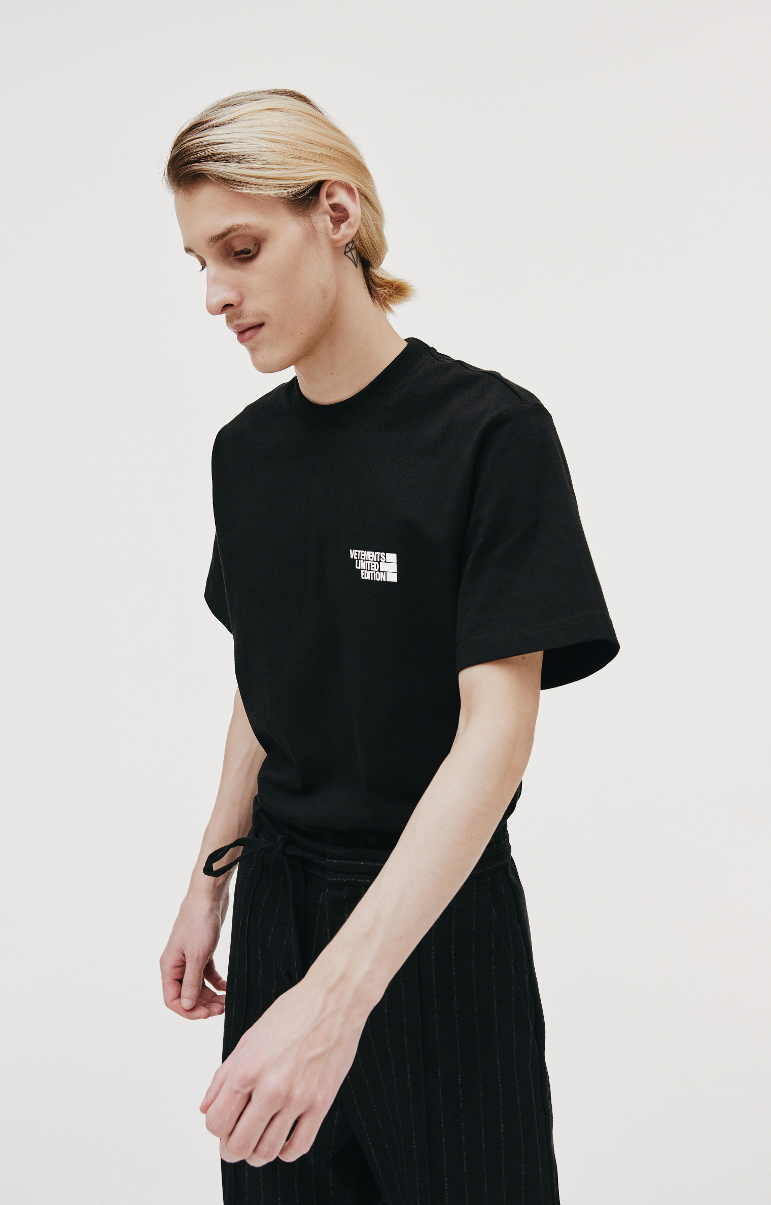 VETEMENTS Black Limited Edition Printed T-shirt
