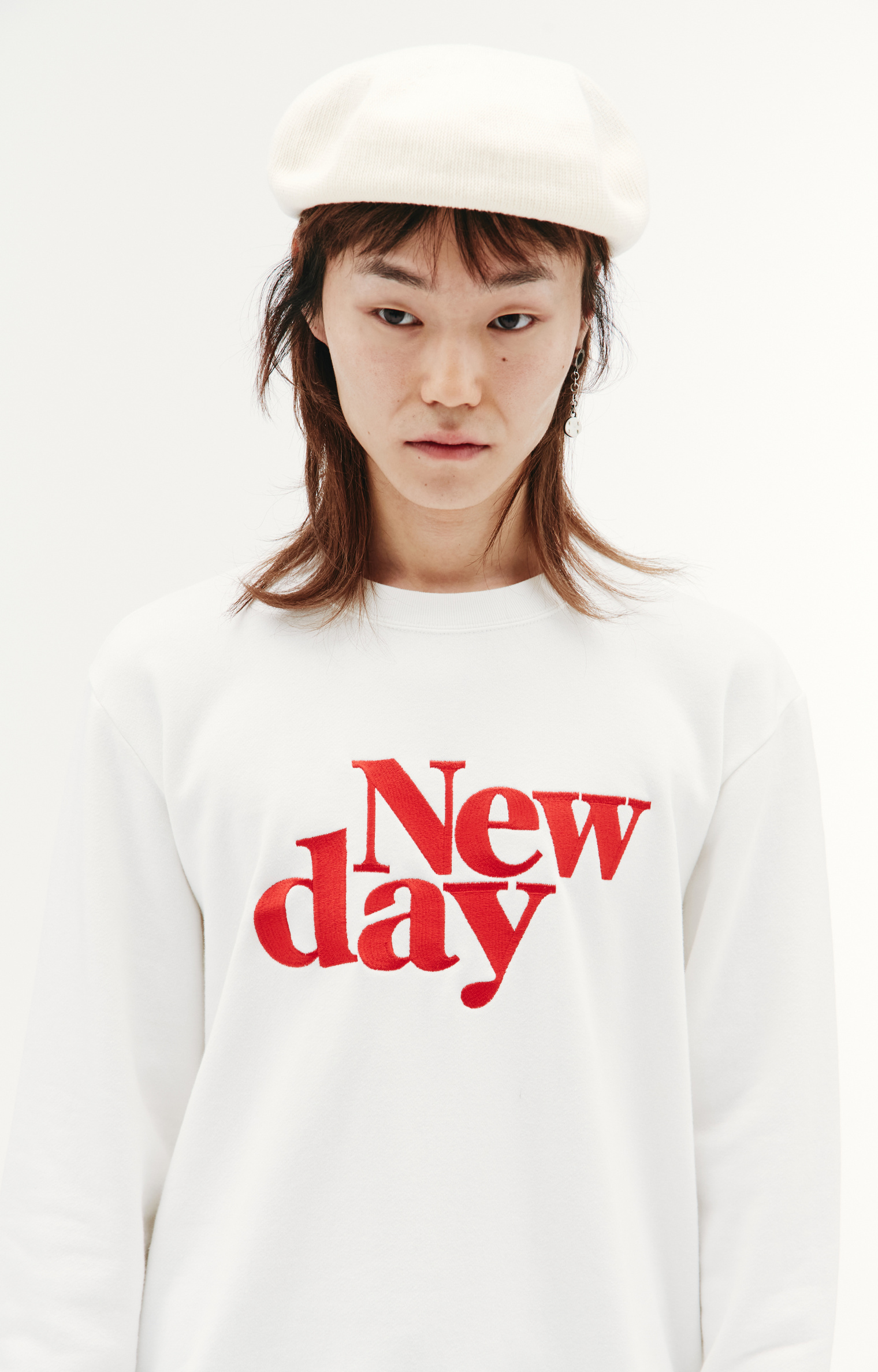 Undercover Белый свитшот с вышивкой New Day