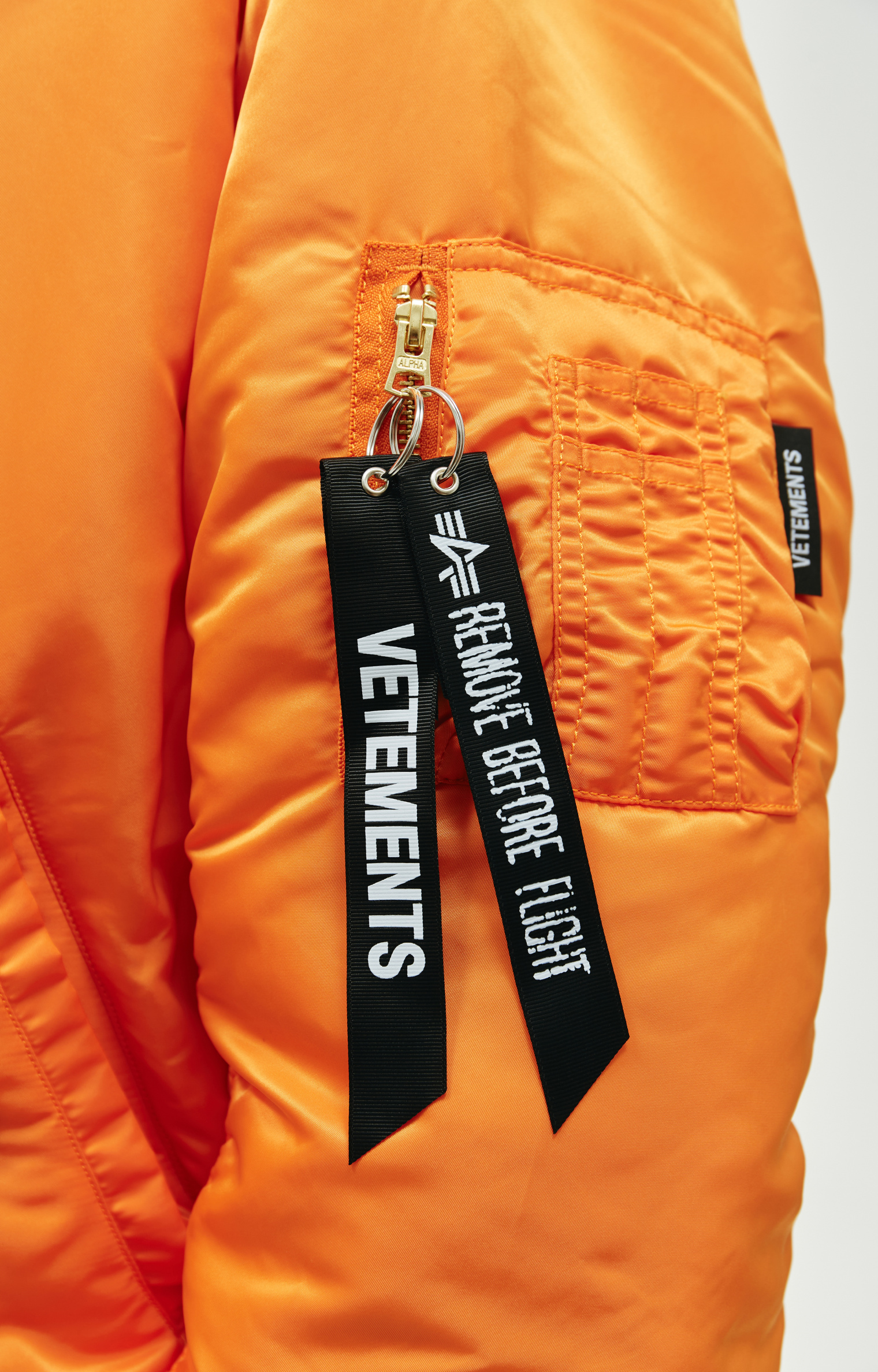 VETEMENTS VETEMENTS X ALPHA INDUSTRIES reversible bomber jacket