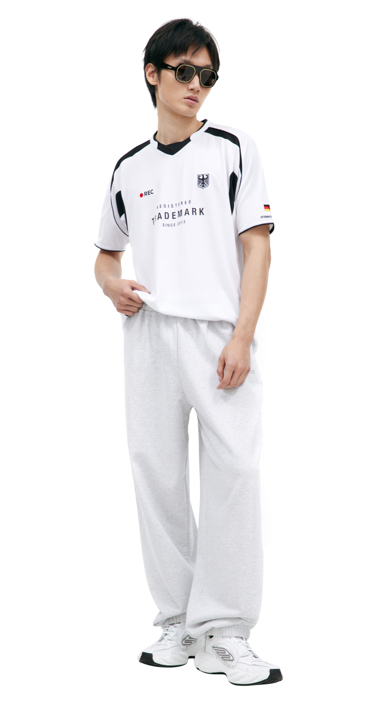 VETEMENTS Trousers