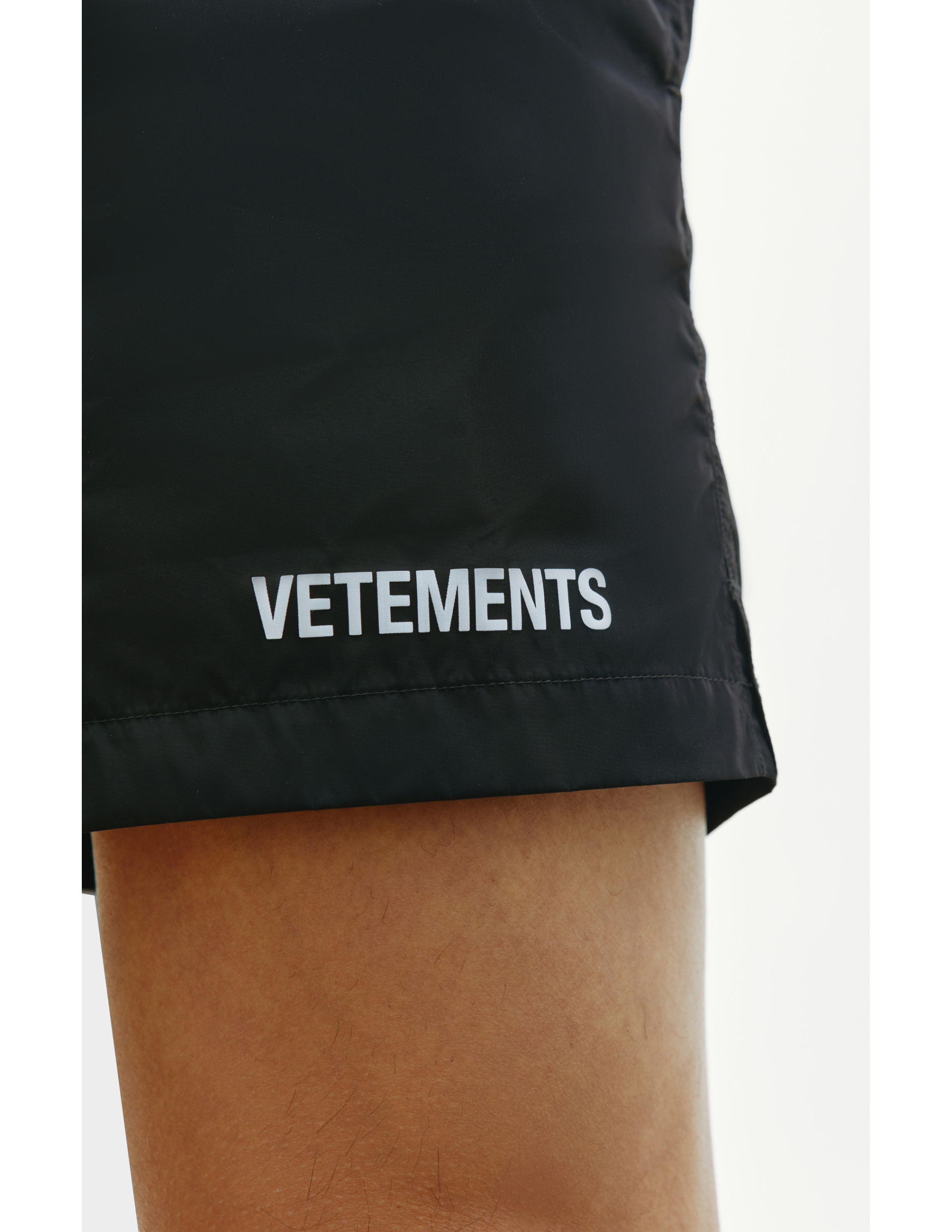 VETEMENTS Swim shorts with logo