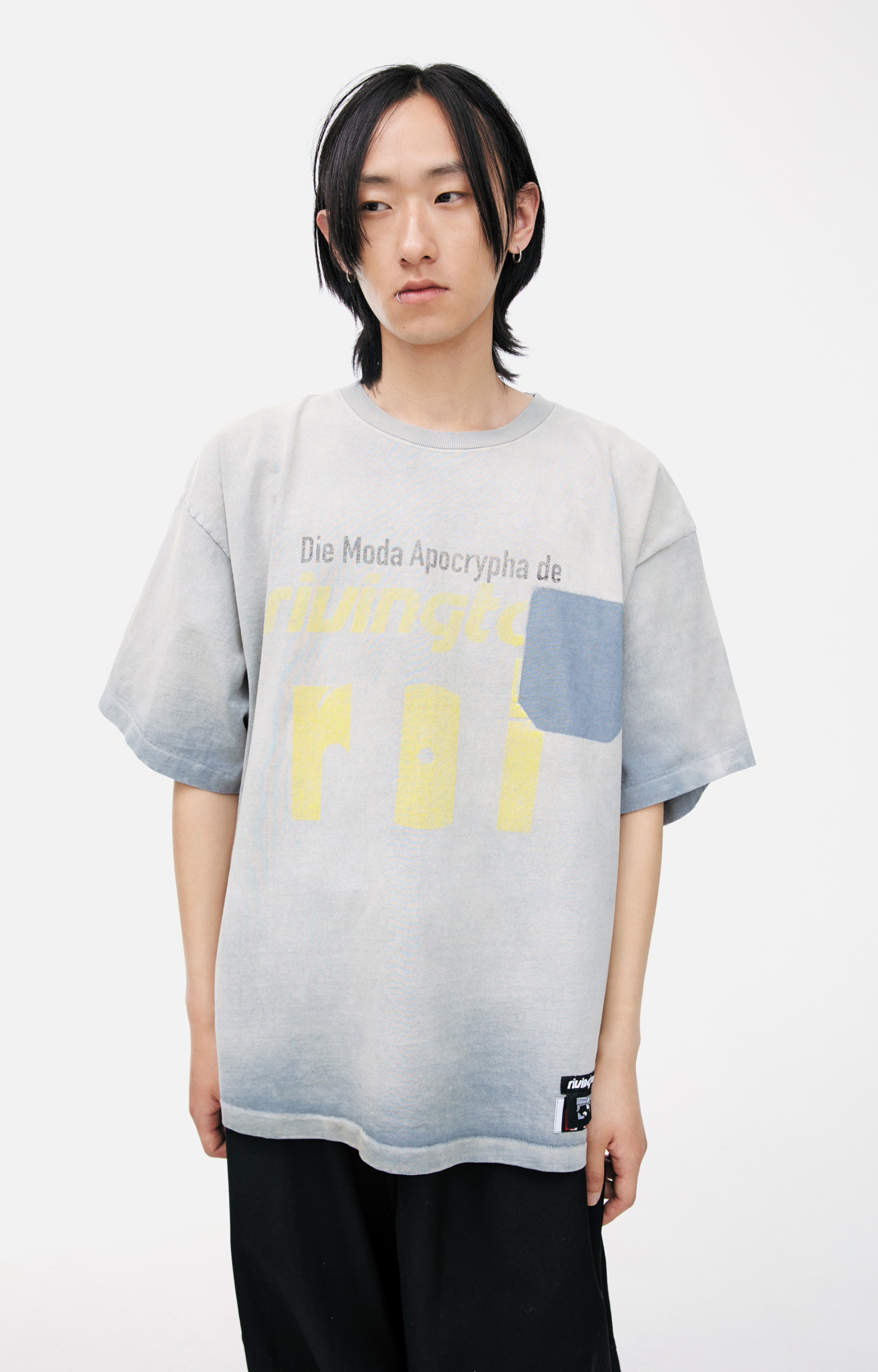 RRR123 T-shirt with faux pocket