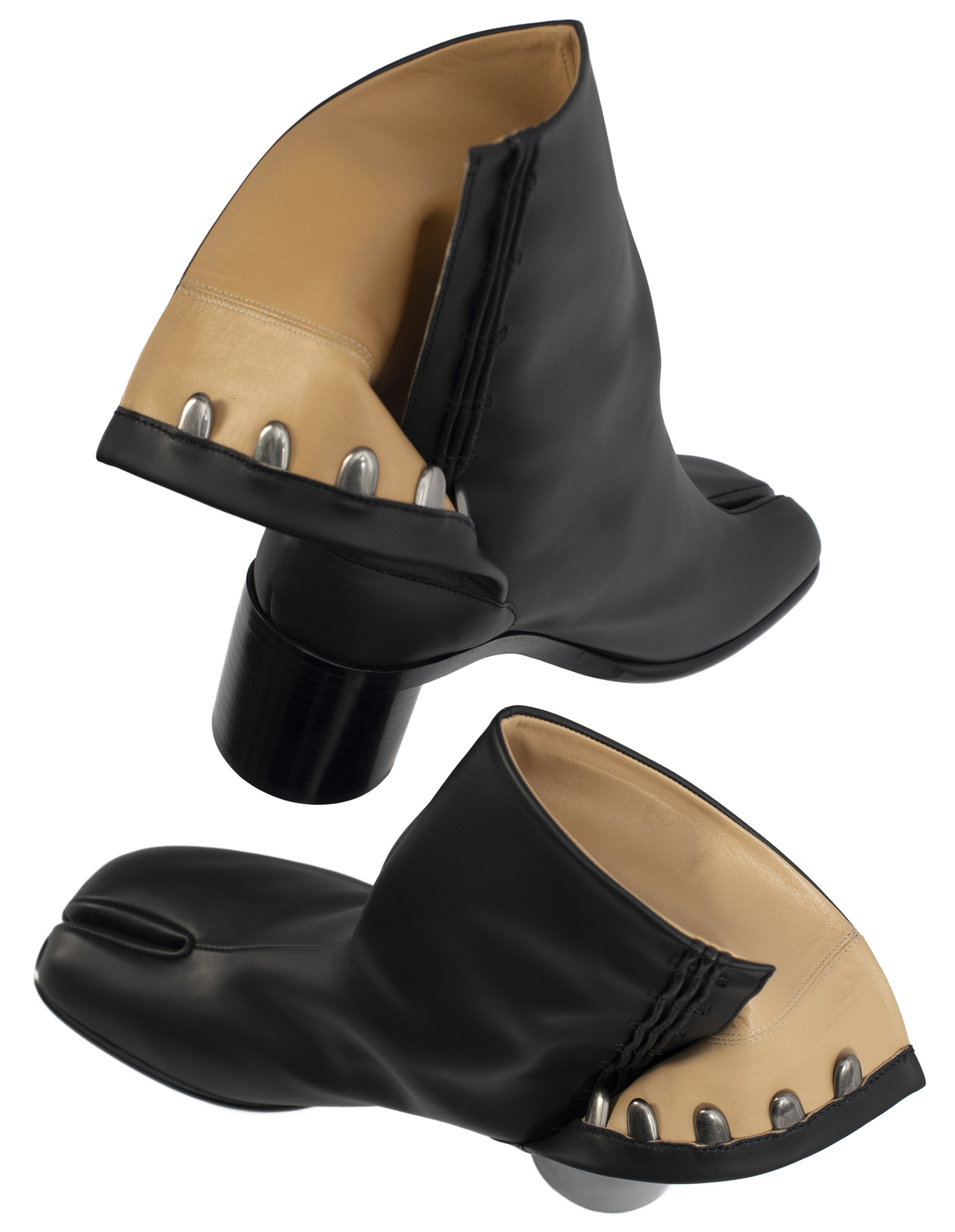 Maison Margiela Tabi Ankle Boots In Black