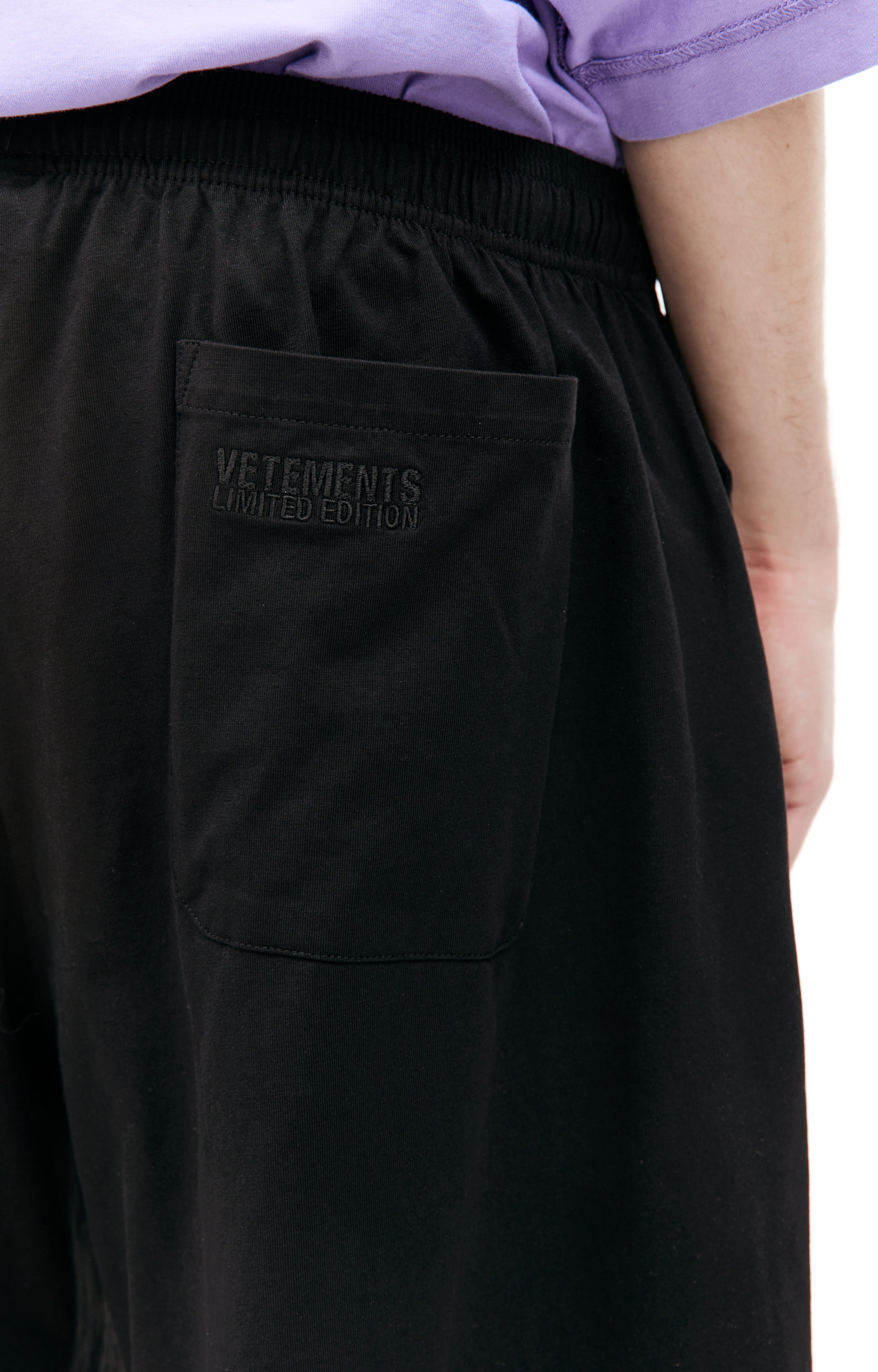 VETEMENTS Black cotton shorts