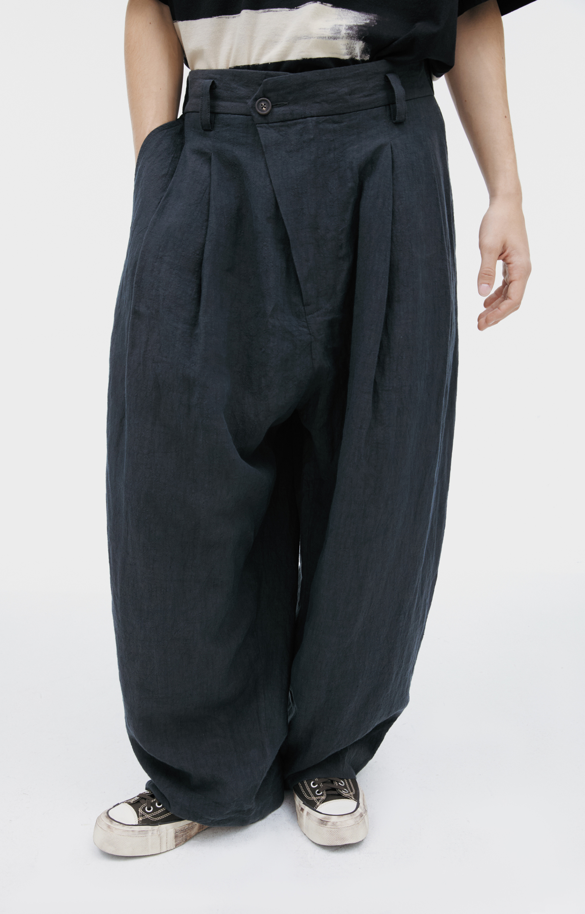 Ziggy Chen Asymmetrical linen trousers
