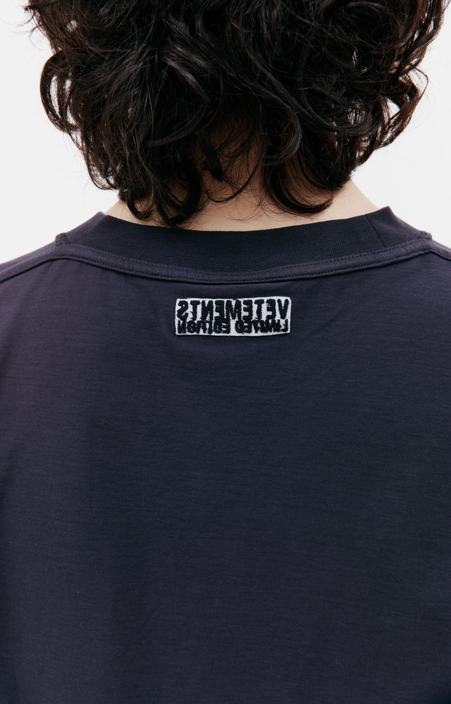 VETEMENTS Оверсайз футболка со швами наизнанку