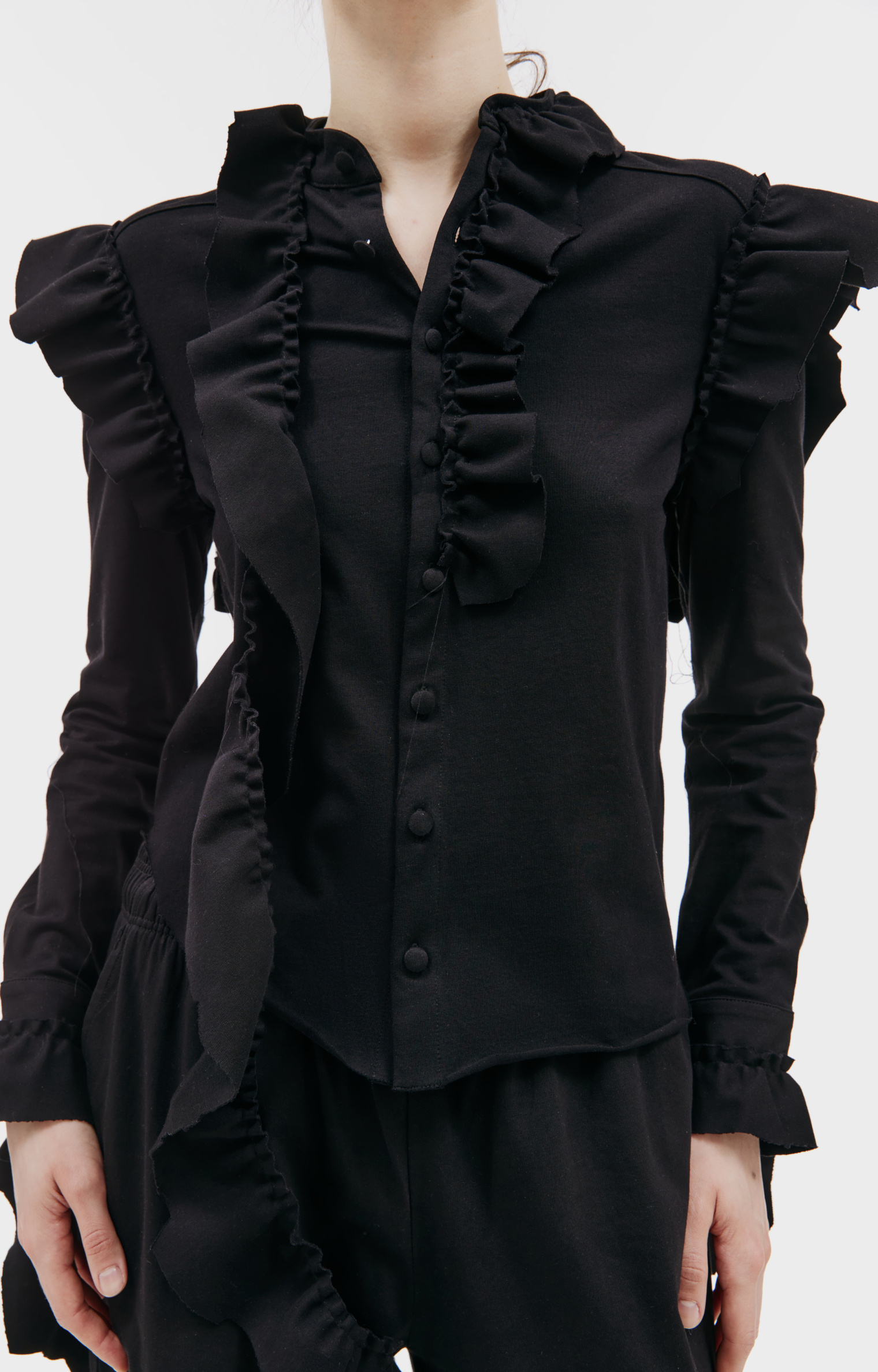 VETEMENTS Black ruffle shirt