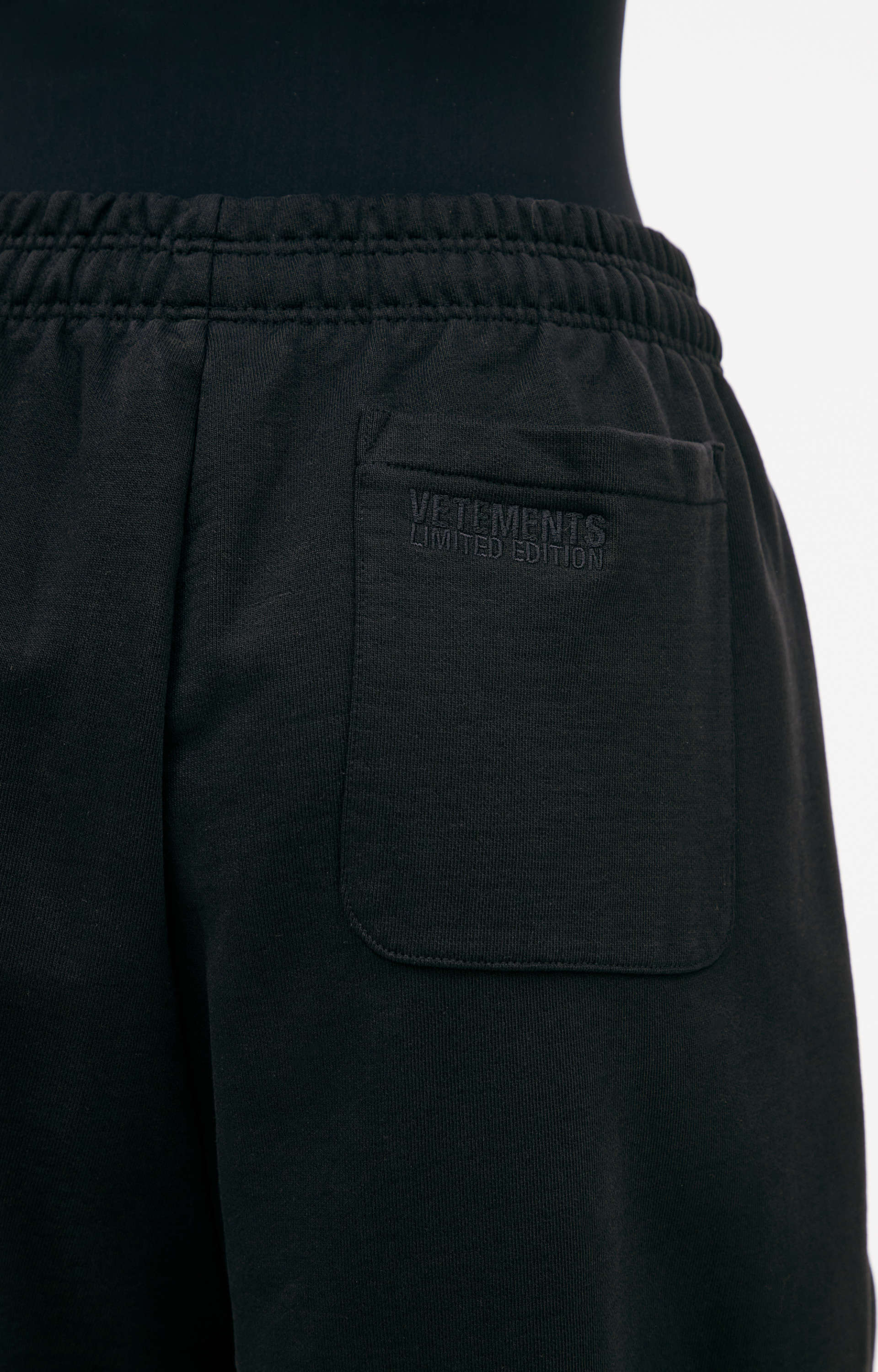 VETEMENTS Sporty trousers with logo