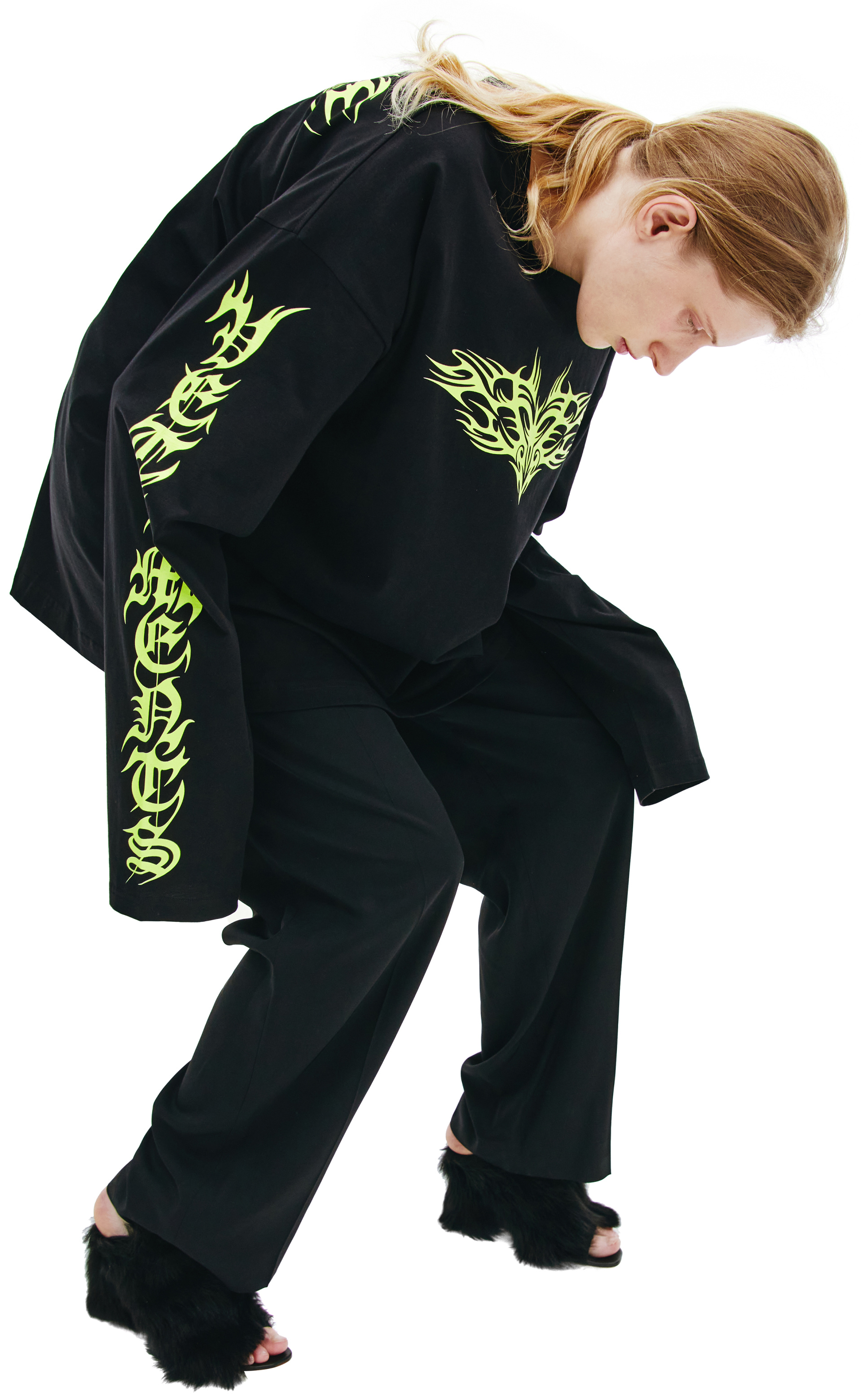 VETEMENTS Gothic print longsleeve t-shirt in black