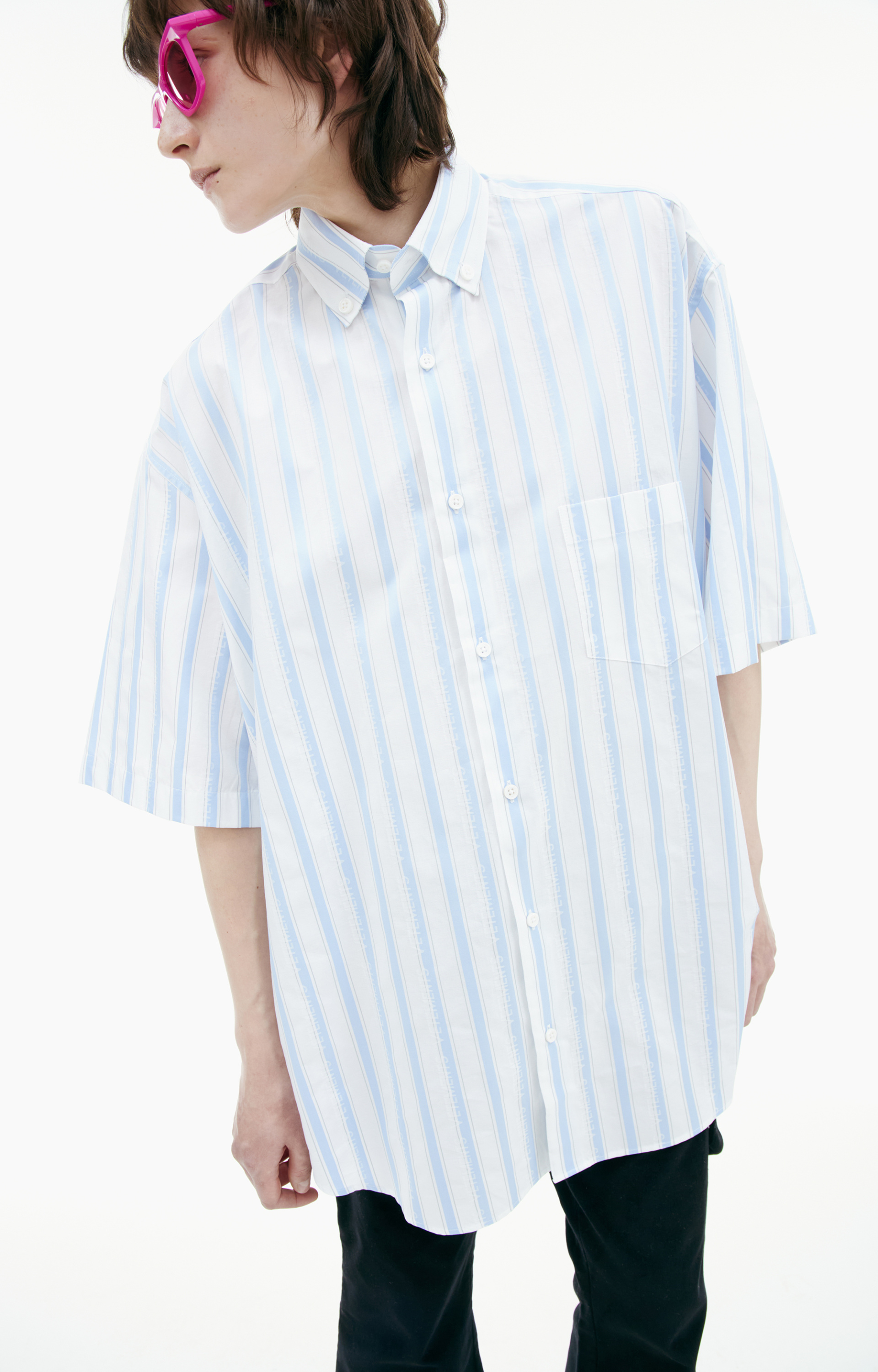 VETEMENTS Short sleeve shirt