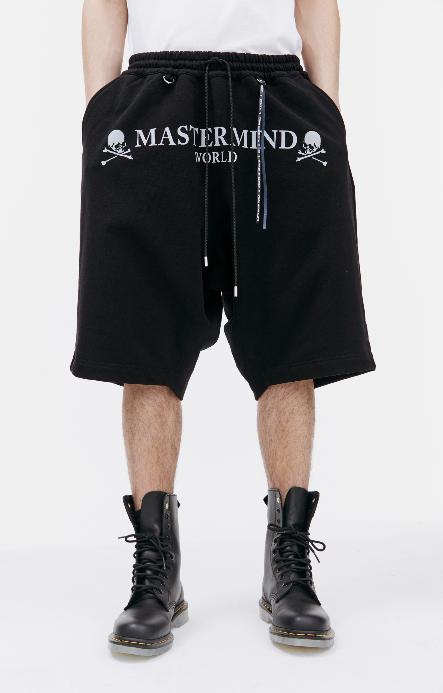 Mastermind WORLD Черные шорты с принтом логотипа