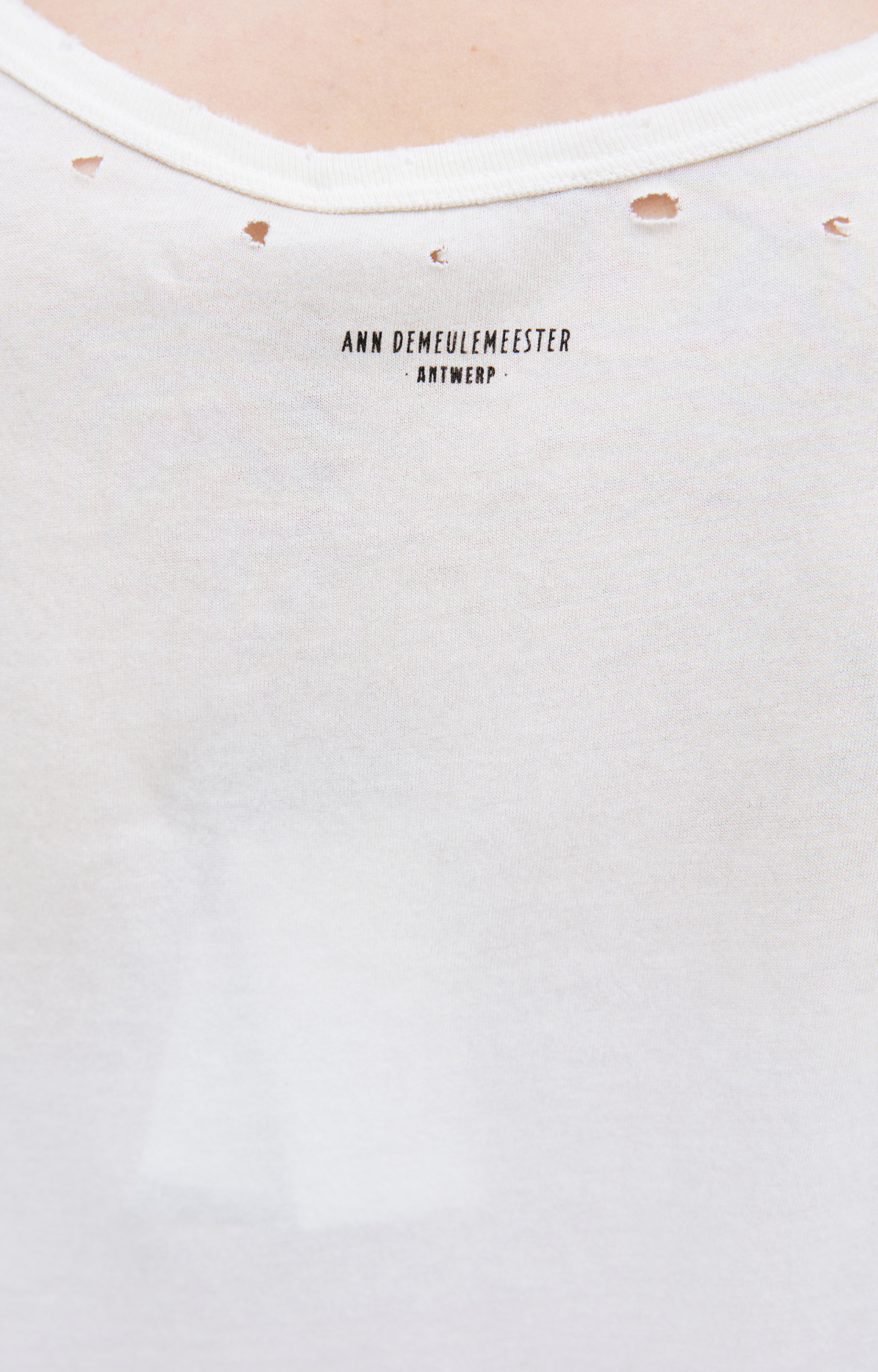 Ann Demeulemeester A short white t-shirt with scuffs