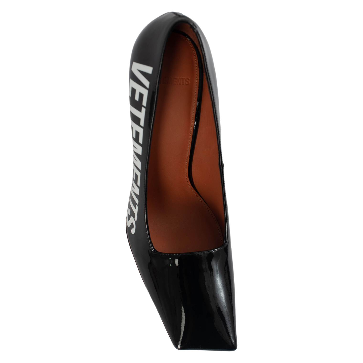 VETEMENTS Patent leather pumps with Logo