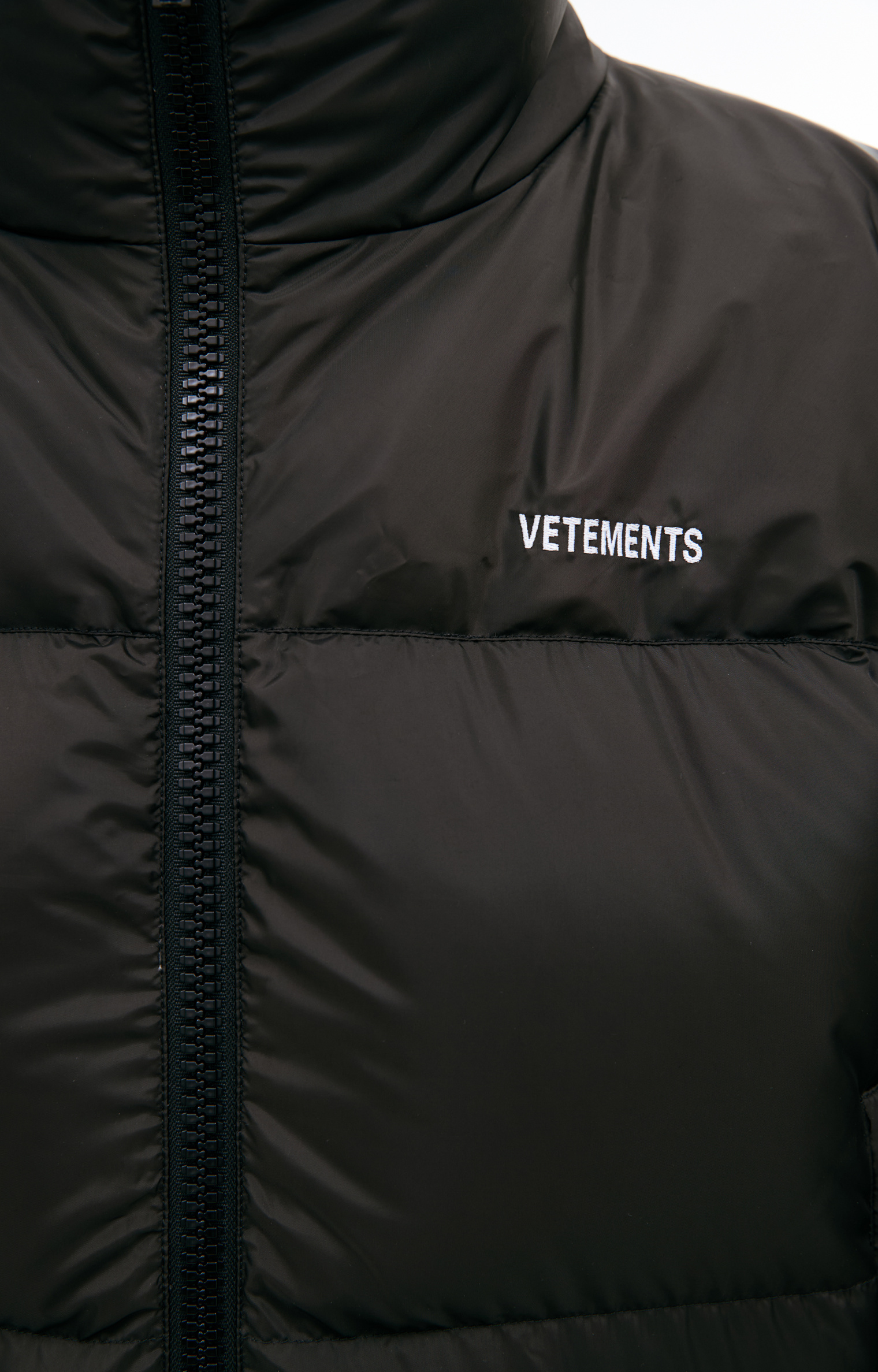 VETEMENTS Cropped down jacket