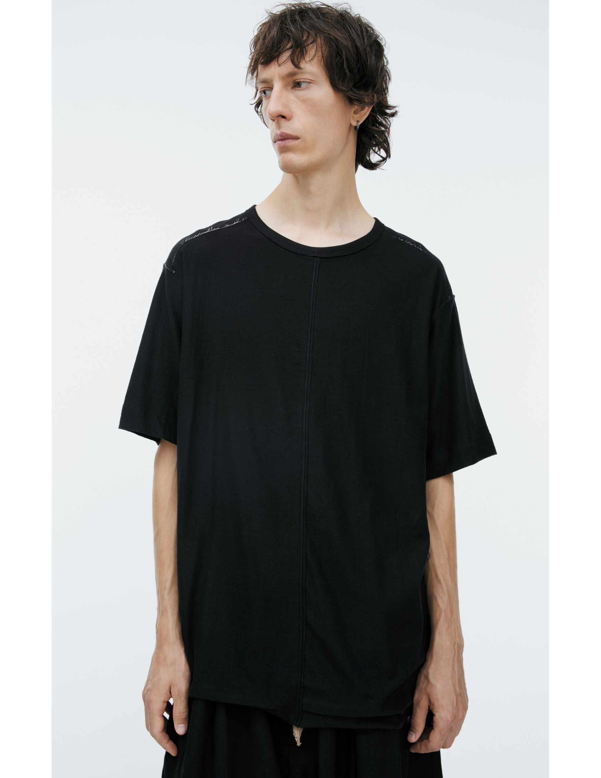 Ziggy Chen Футболка-0M2610218 CENTER SEAMED с вертикальными швами, свободный крой, удлиненный силуэт, черная