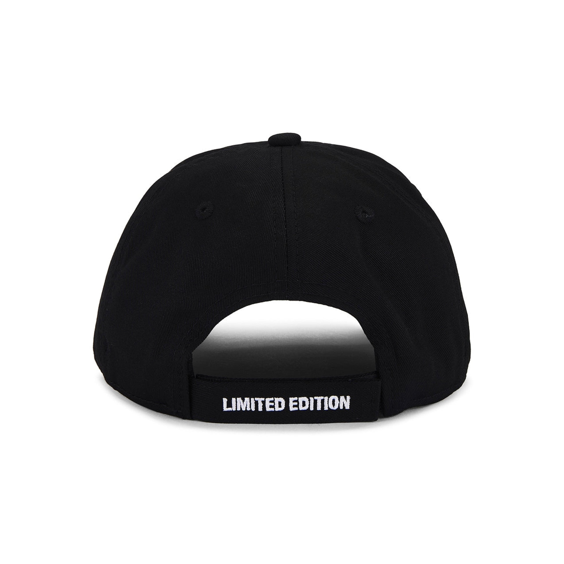 VETEMENTS Metal Logo Cap