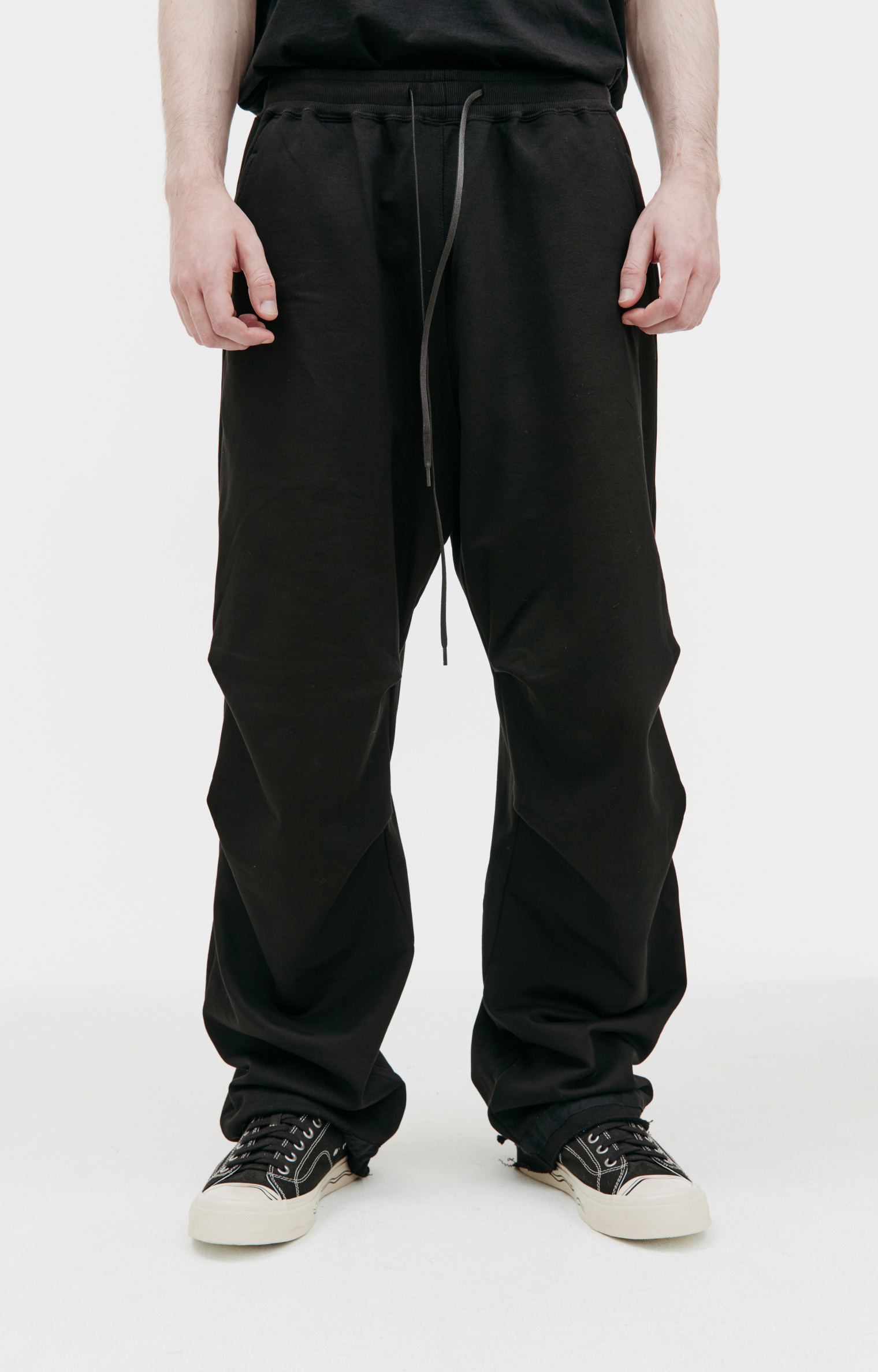 The Viridi-Anne Black cotton sweatpants