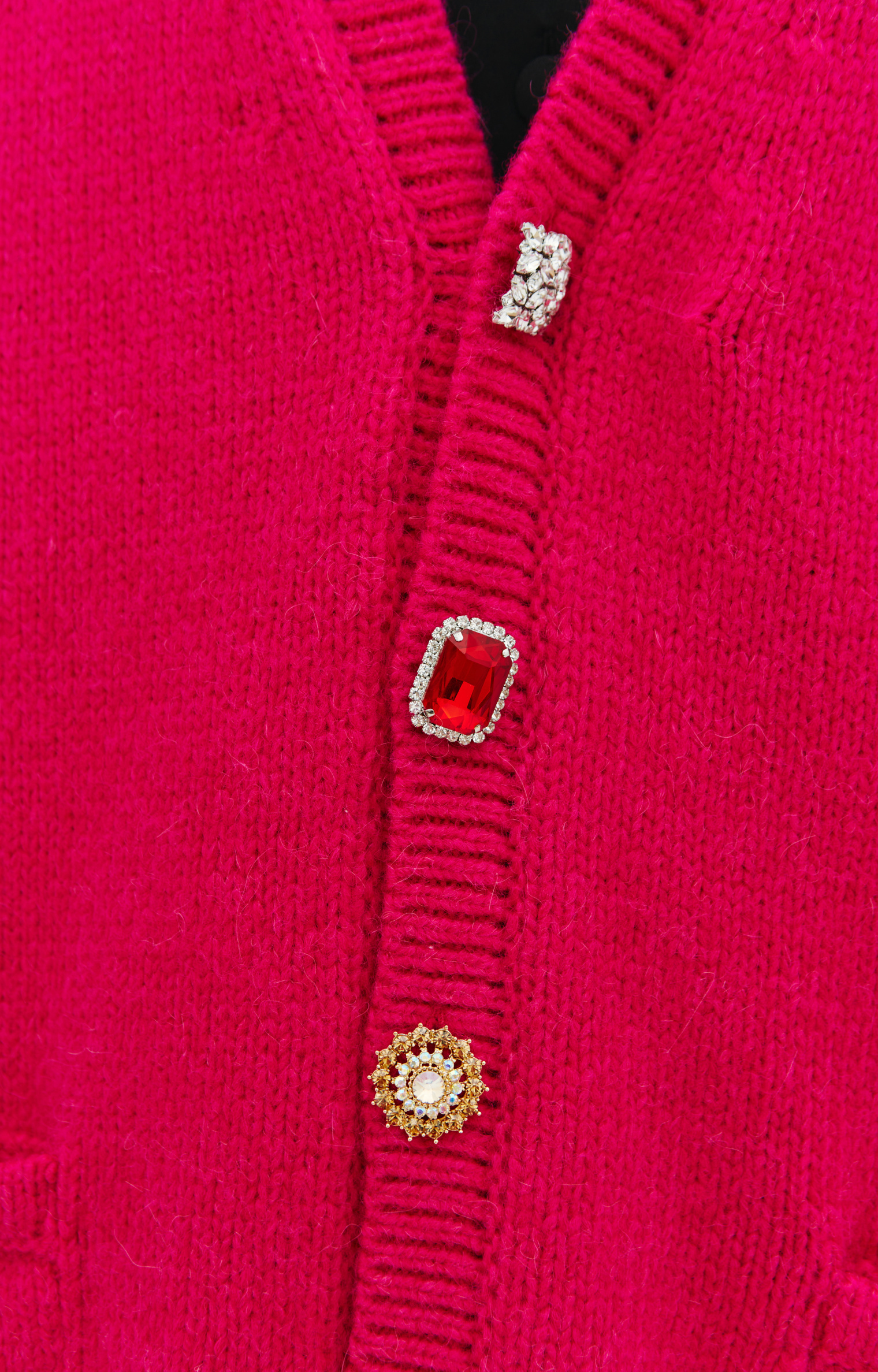 VETEMENTS Cardigan with brooch-buttons