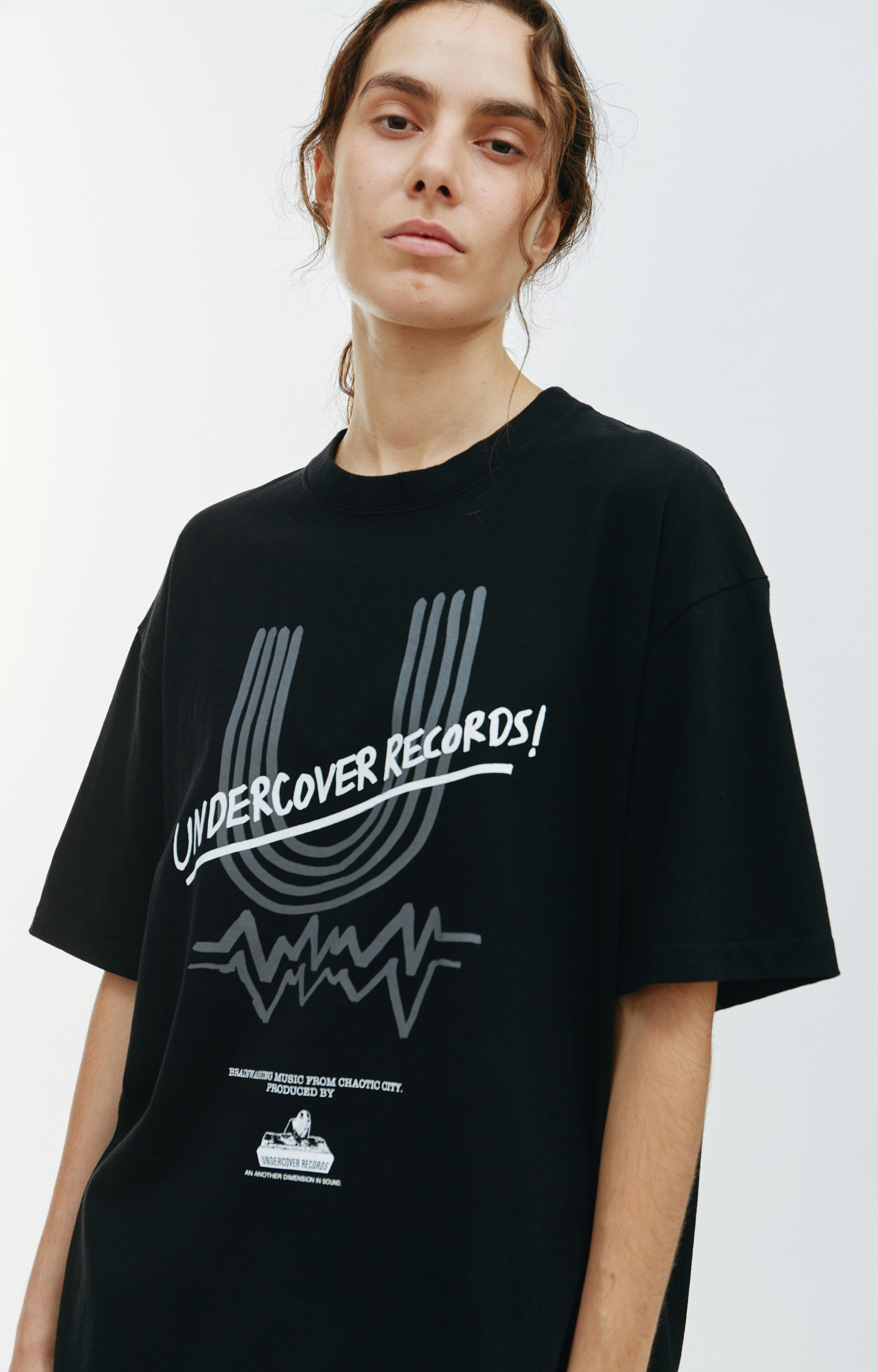 Undercover Черная футболка с принтом Undercover Records