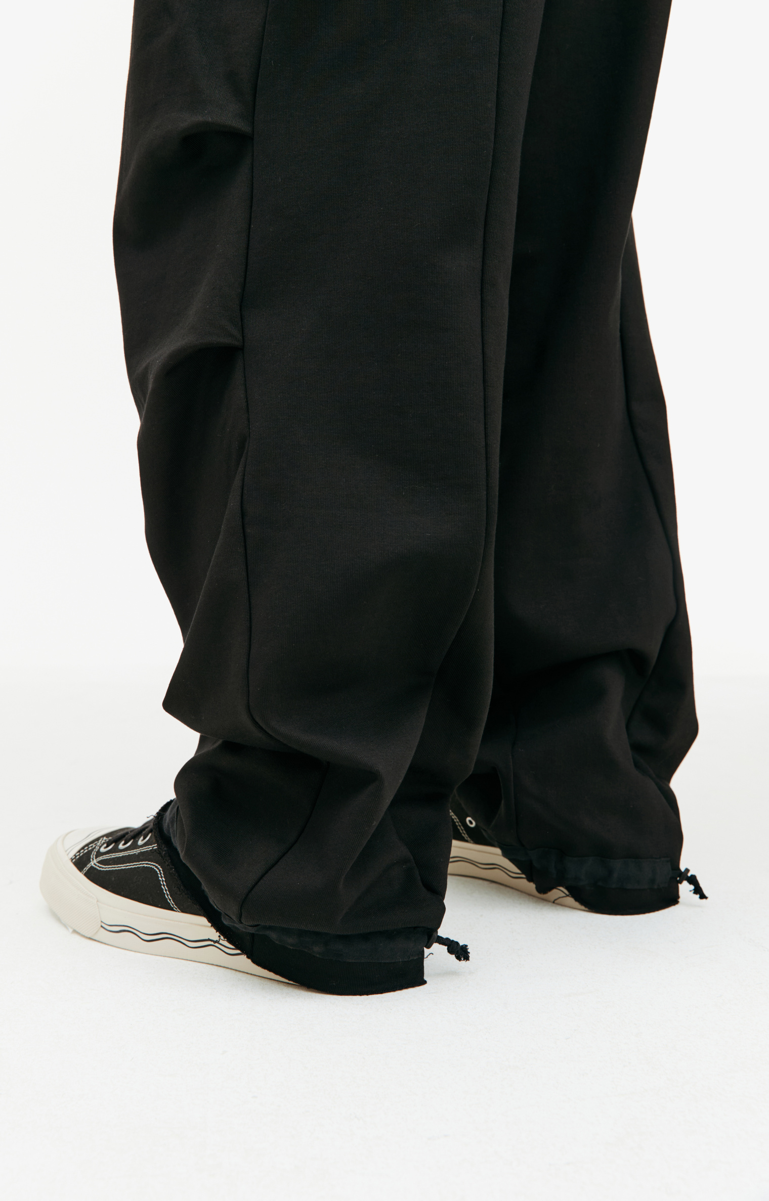 The Viridi-Anne Black cotton sweatpants