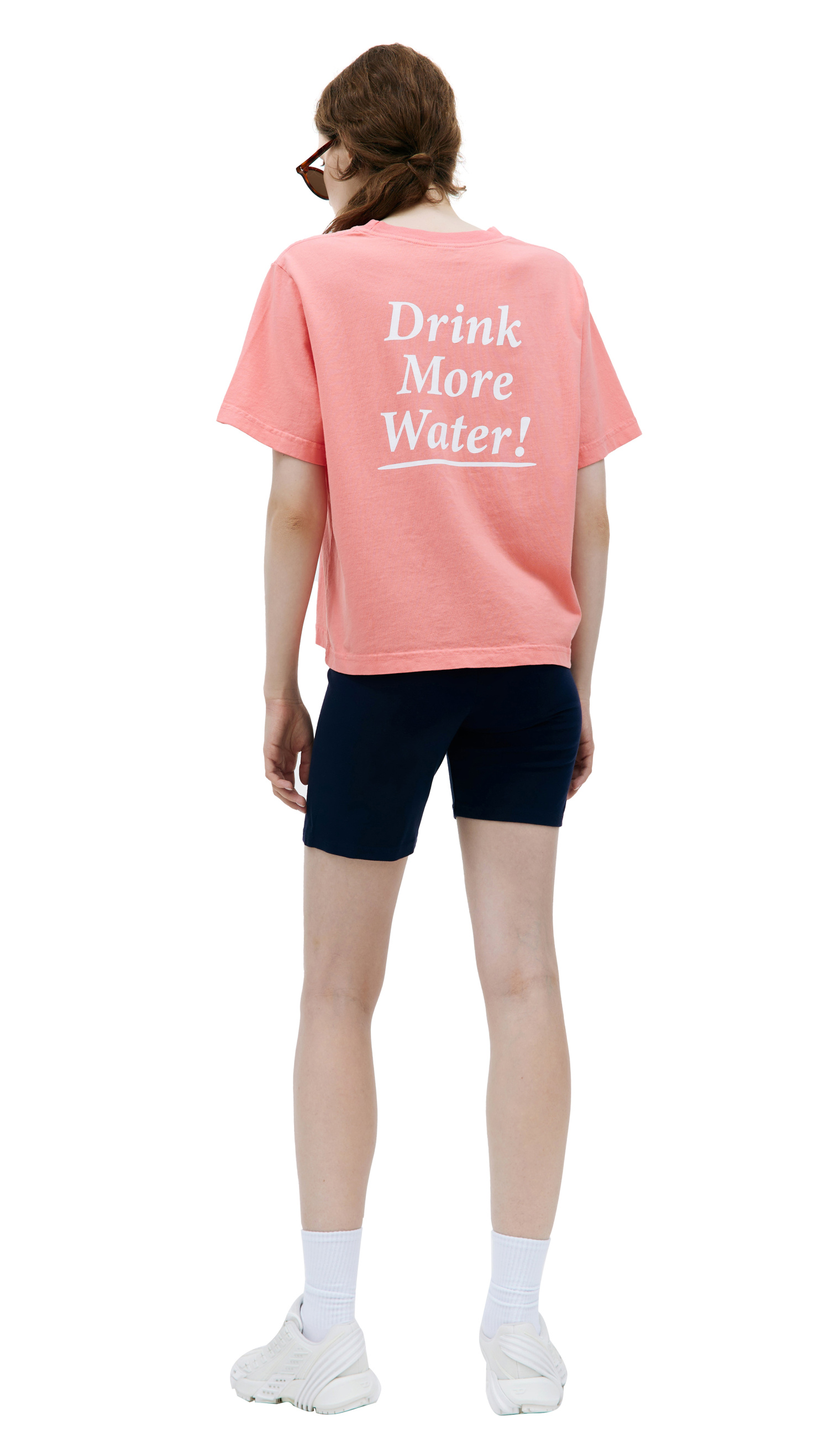 SPORTY & RICH Укороченная футболка с принтом \'Drink More Water\'
