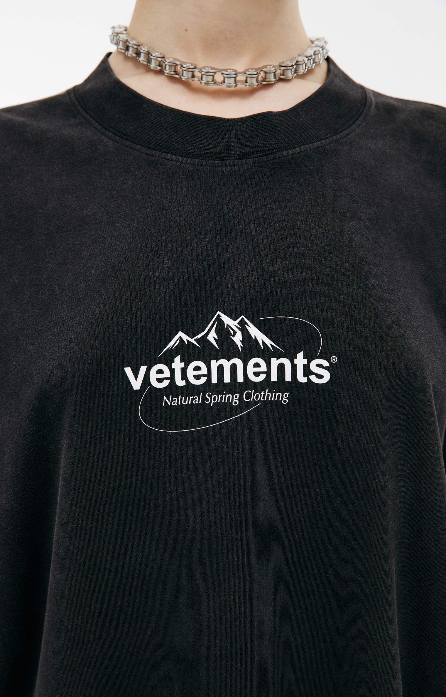 VETEMENTS Оверсайз футболка с логотипом