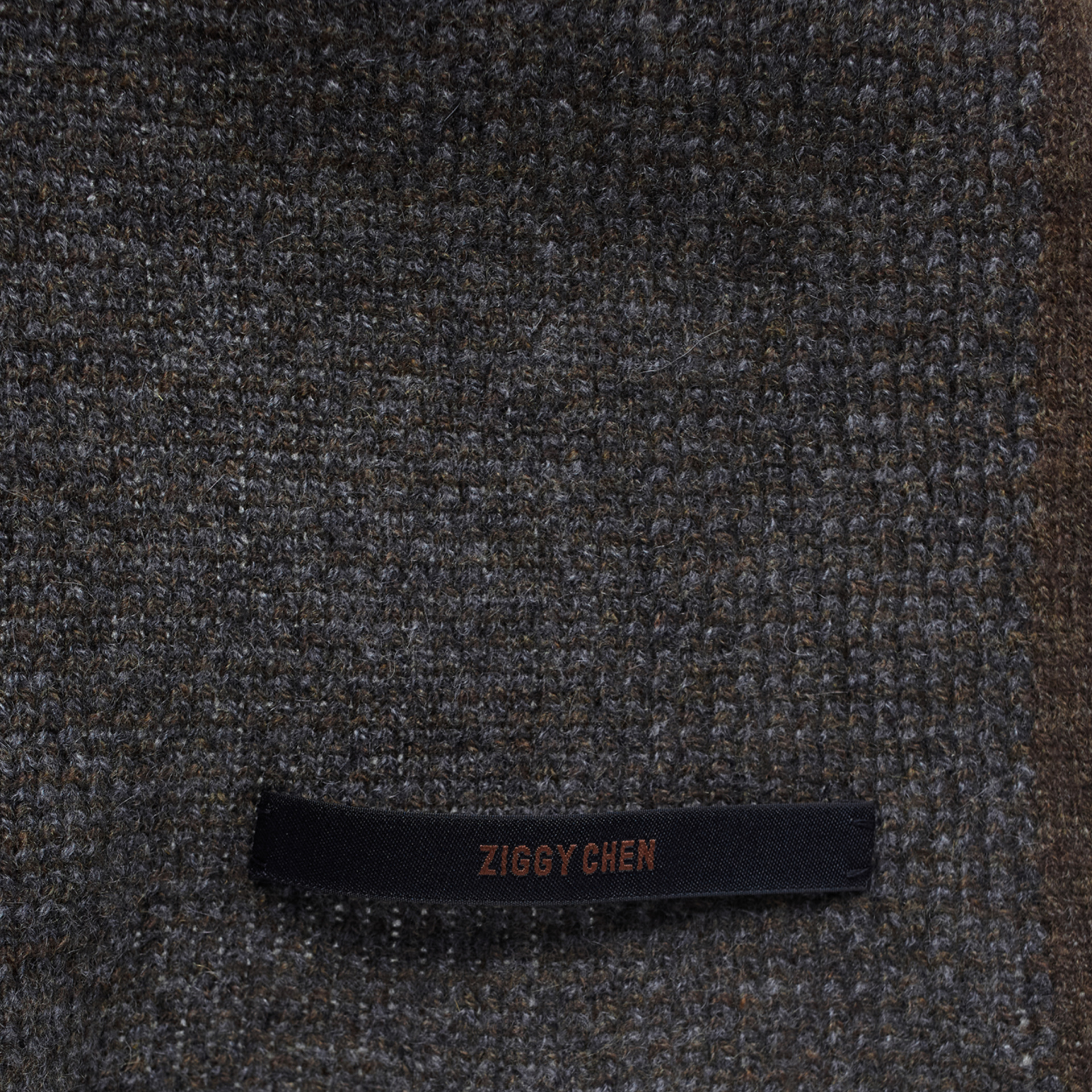 Ziggy Chen Brown scarf with fringe