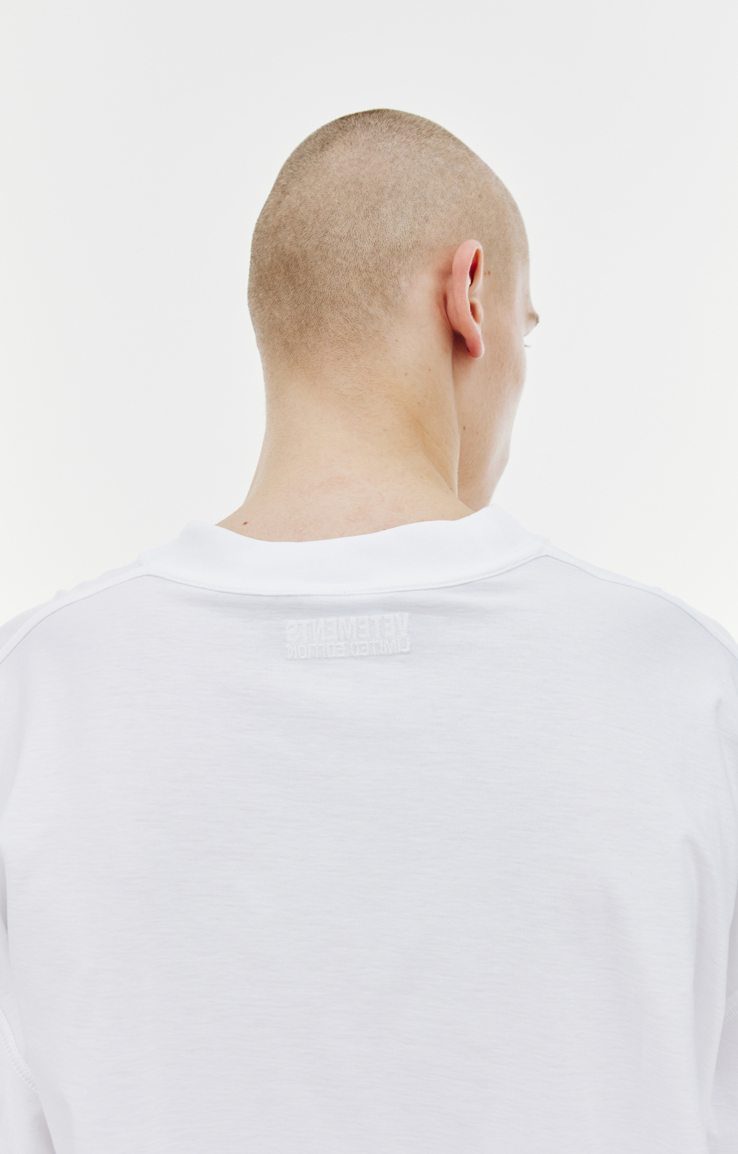 VETEMENTS Оверсайз футболка наизнанку