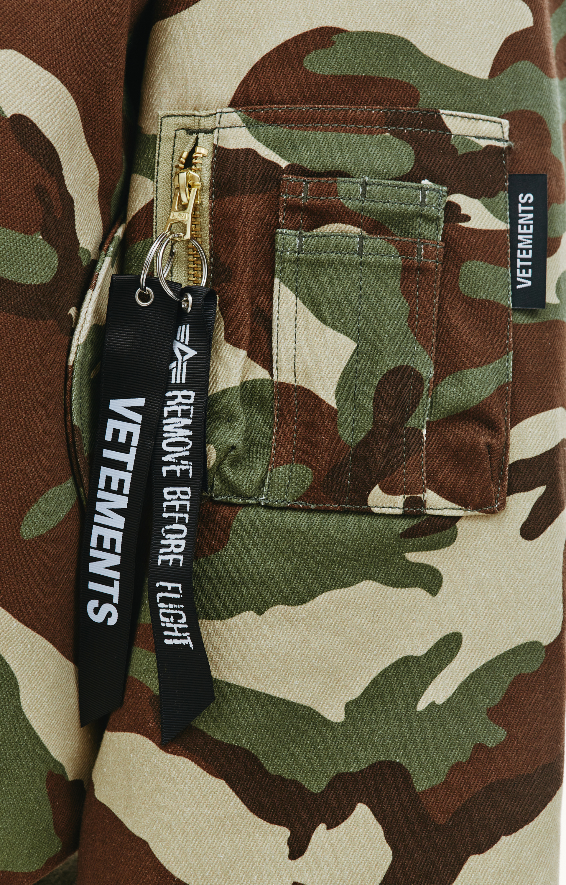 VETEMENTS Reversible hooded camo bomber