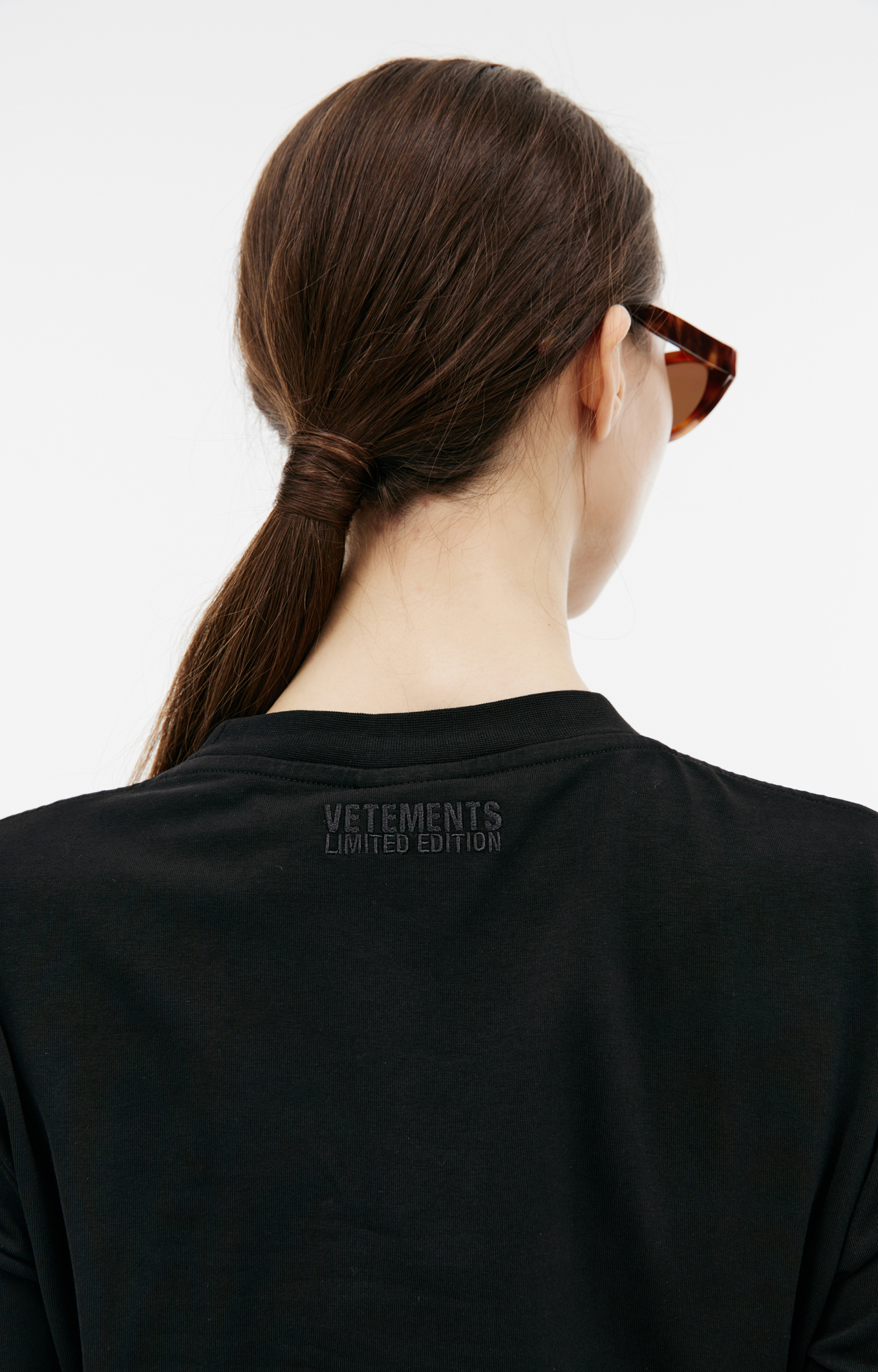 VETEMENTS Ассиметричное платье с логотипом