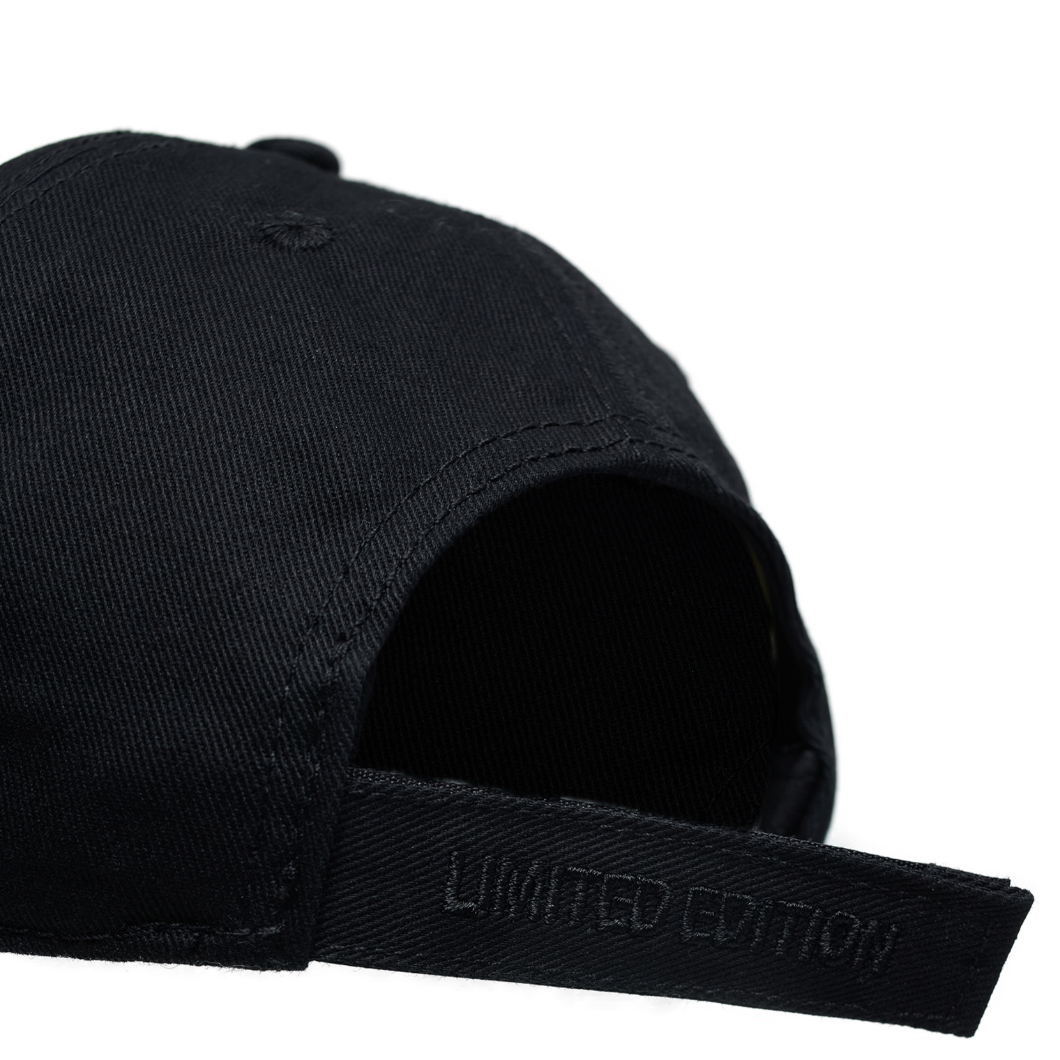 VETEMENTS Embroidered logo cap