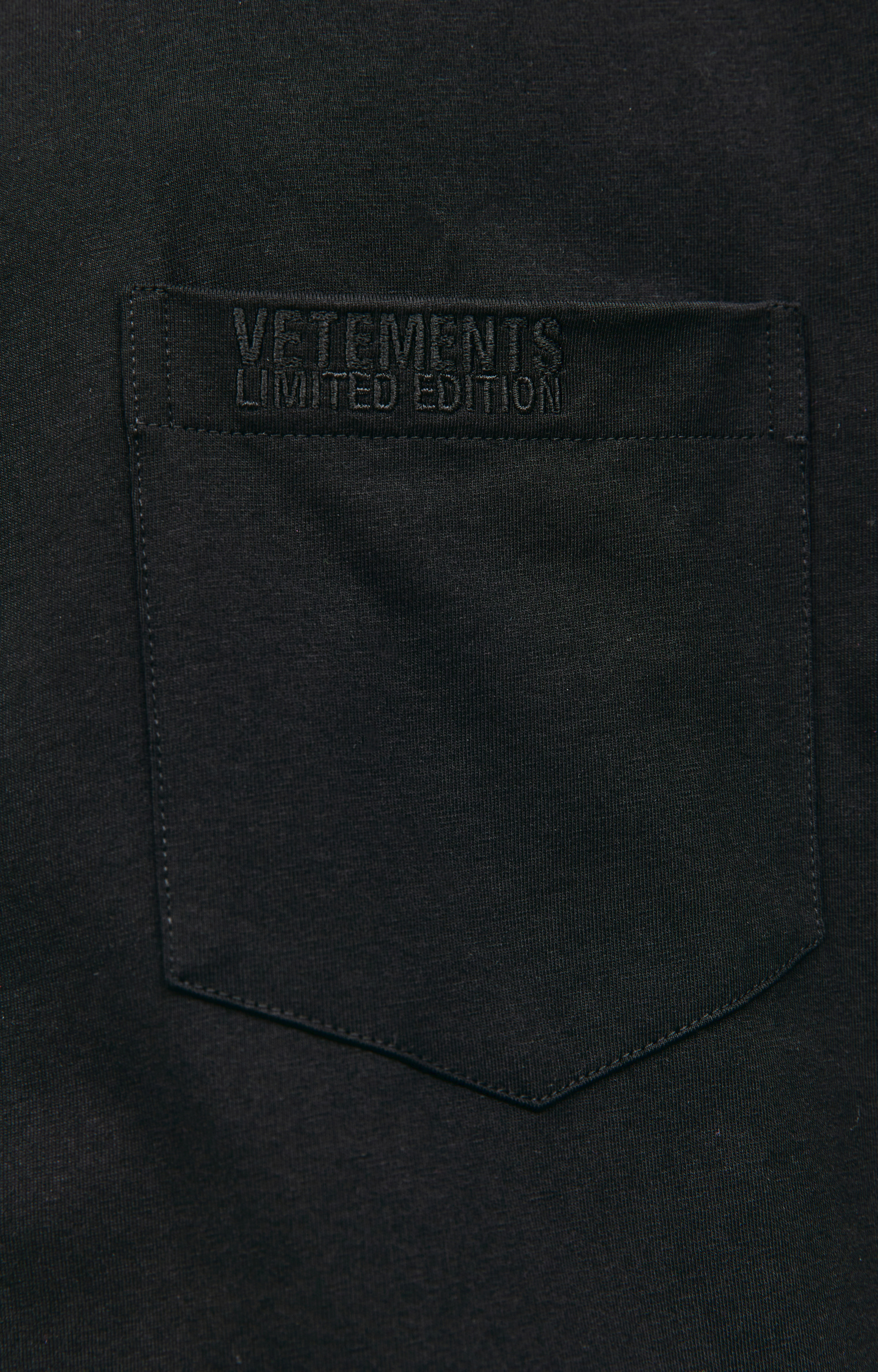 VETEMENTS Black oversized shirt