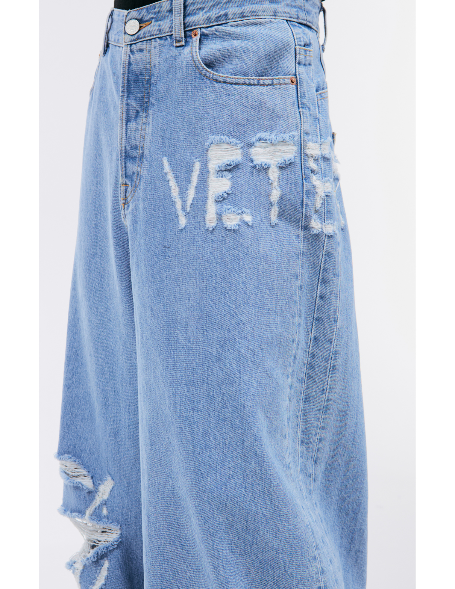VETEMENTS Logo destroyed baggy jeans