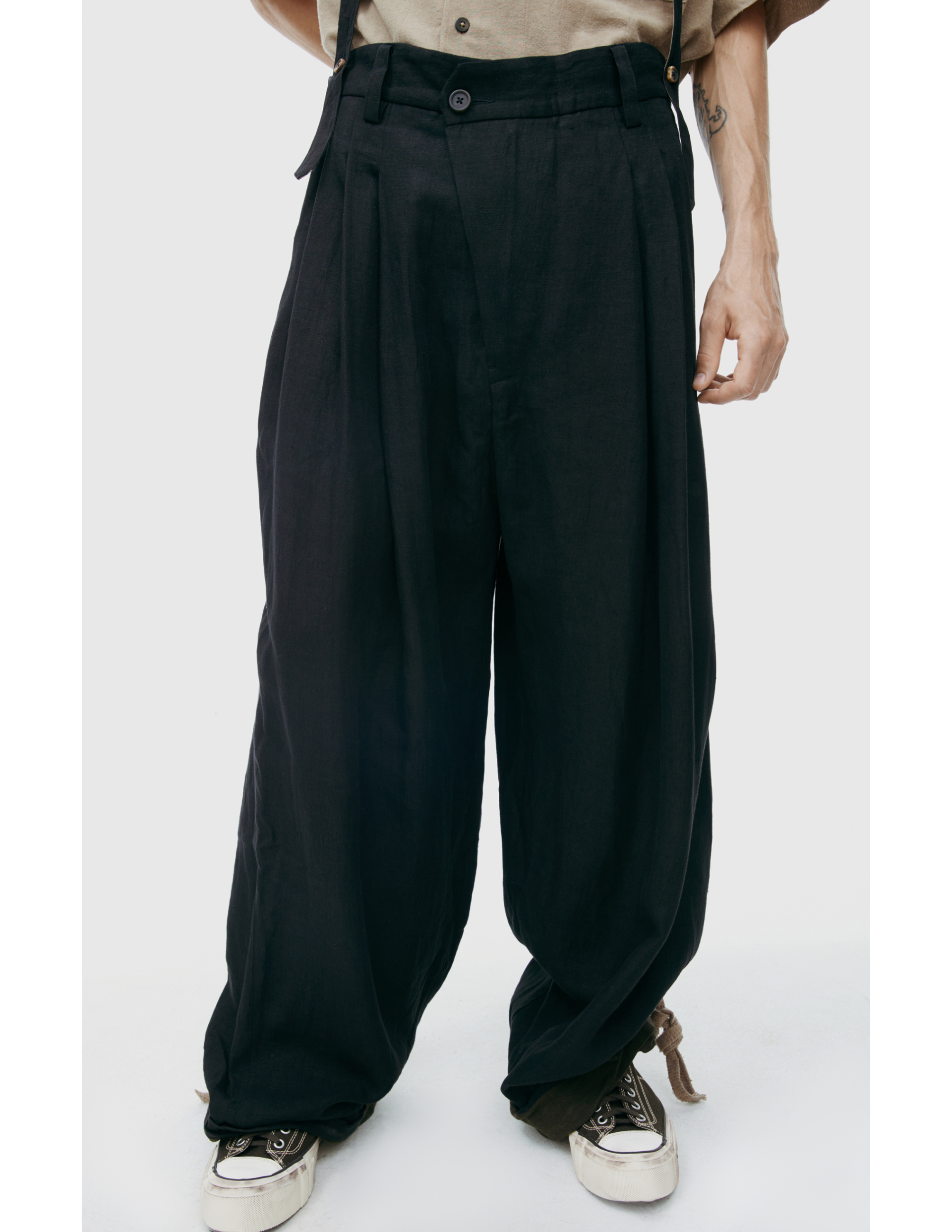 Ziggy Chen Брюки-0M2610550 широкие брюки с регулируемыми подтяжками на пуговицах, черные