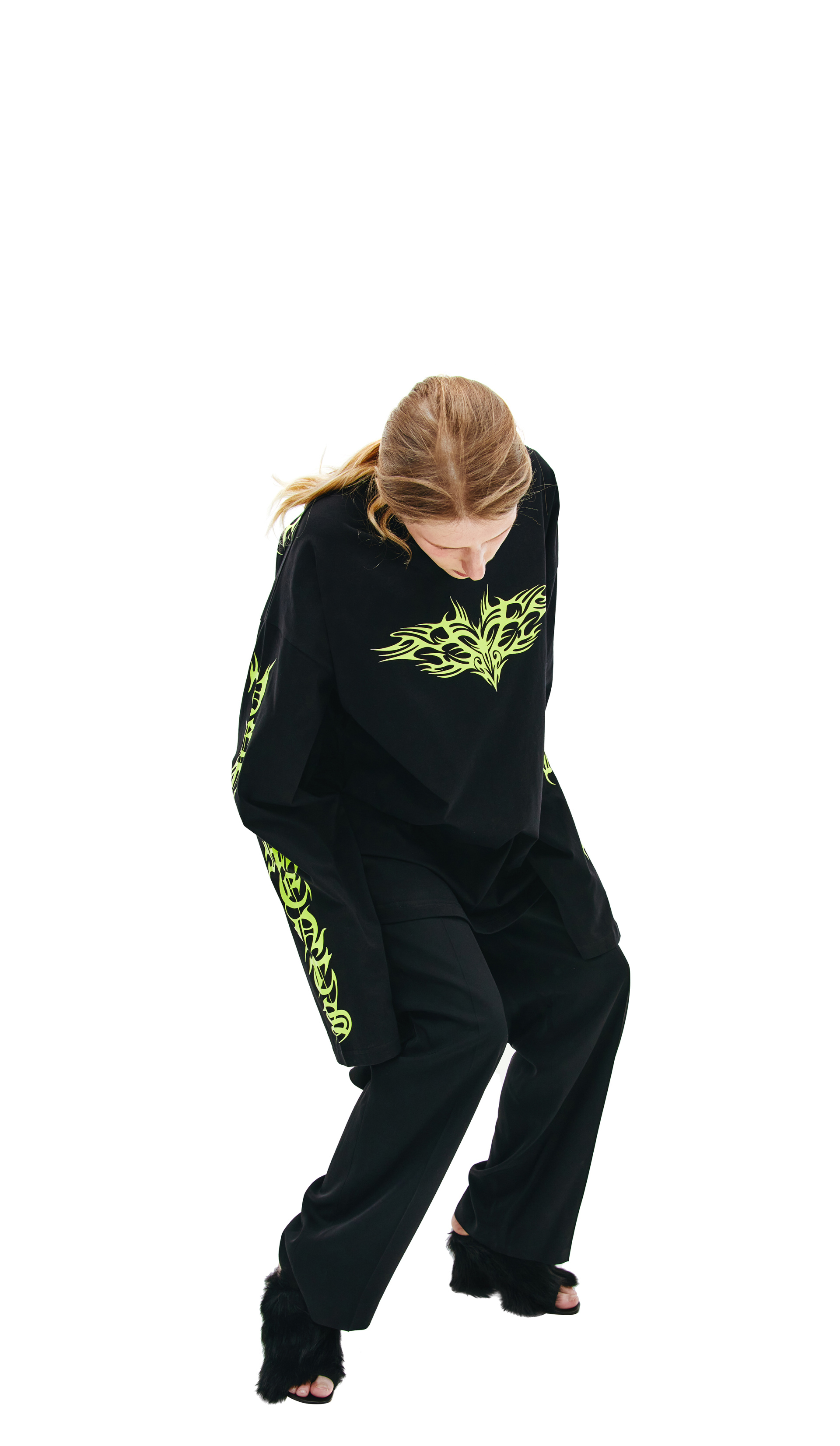 VETEMENTS Gothic print longsleeve t-shirt in black